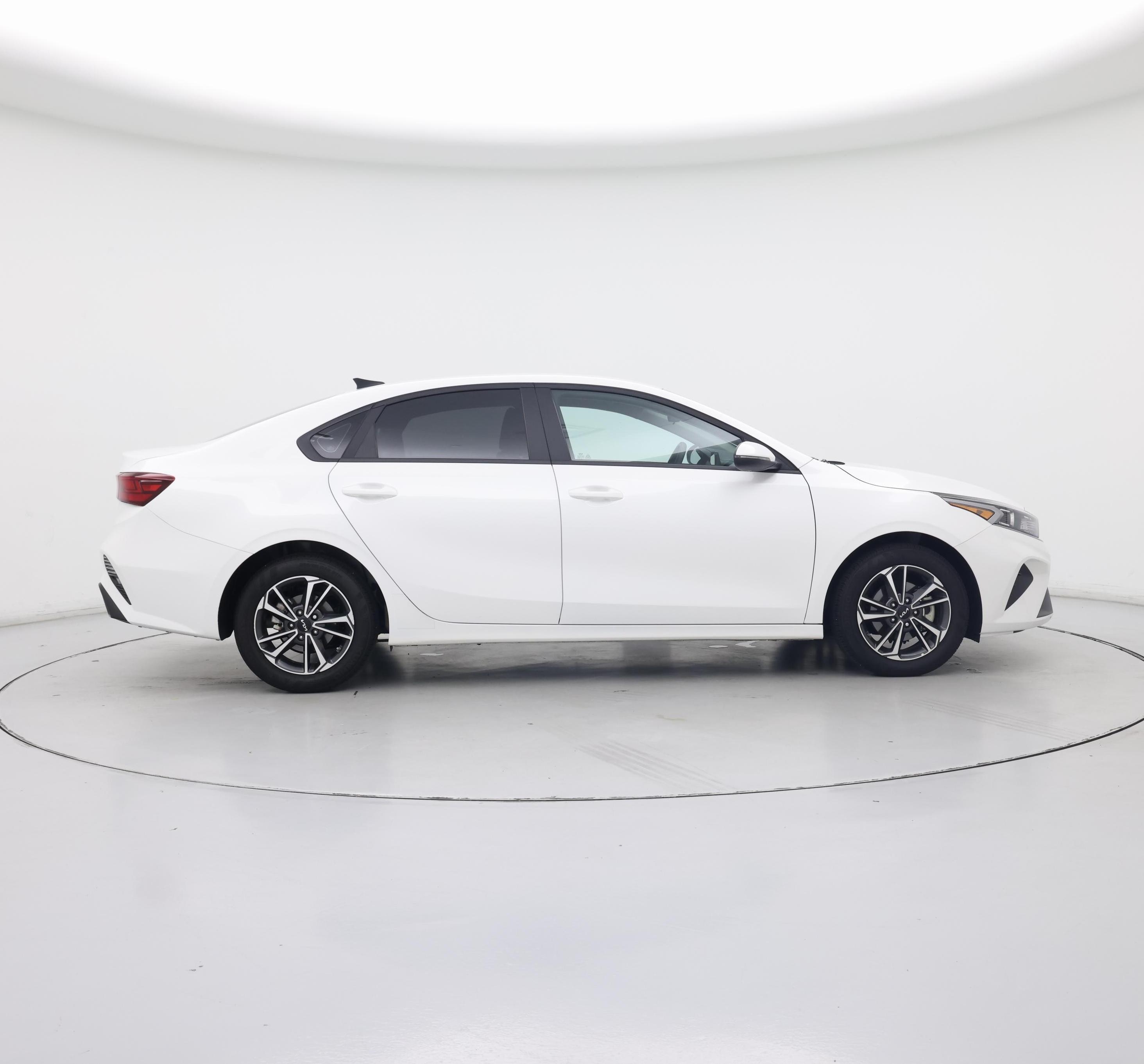 Thumbnail: 2024 Kia Forte - 7