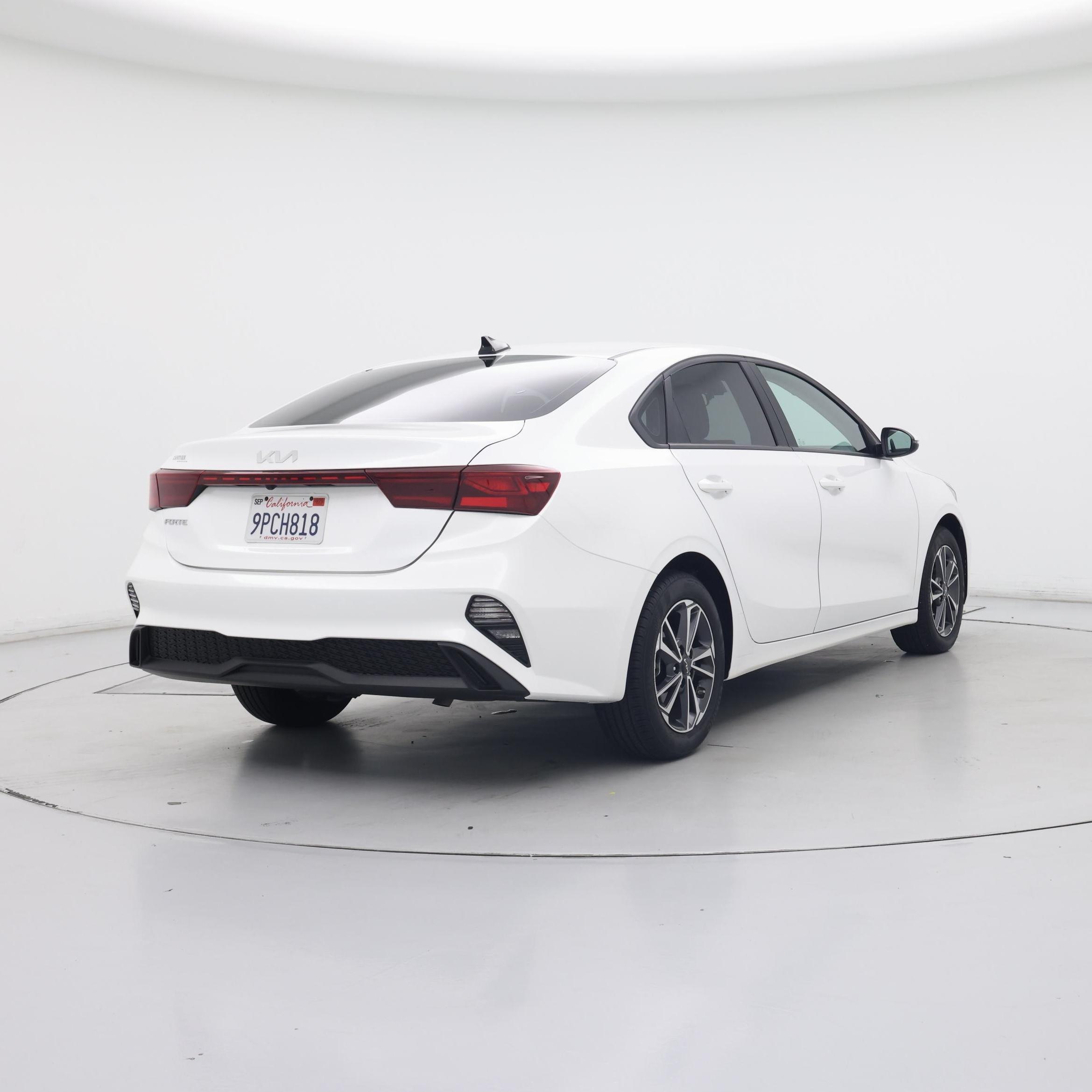 Thumbnail: 2024 Kia Forte - 8