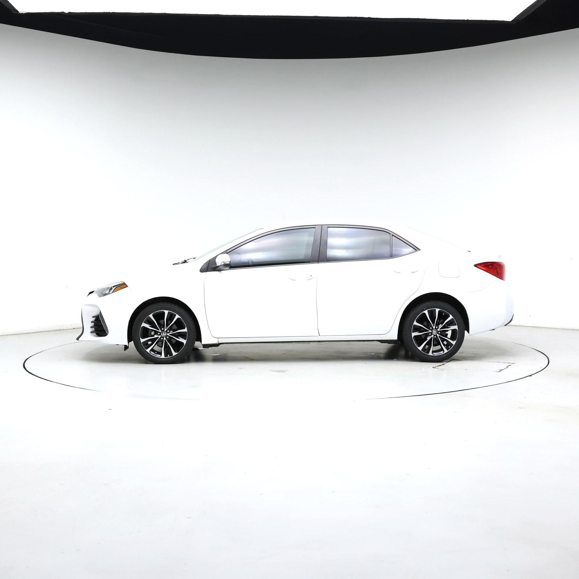 Thumbnail: 2018 Toyota Corolla - 3