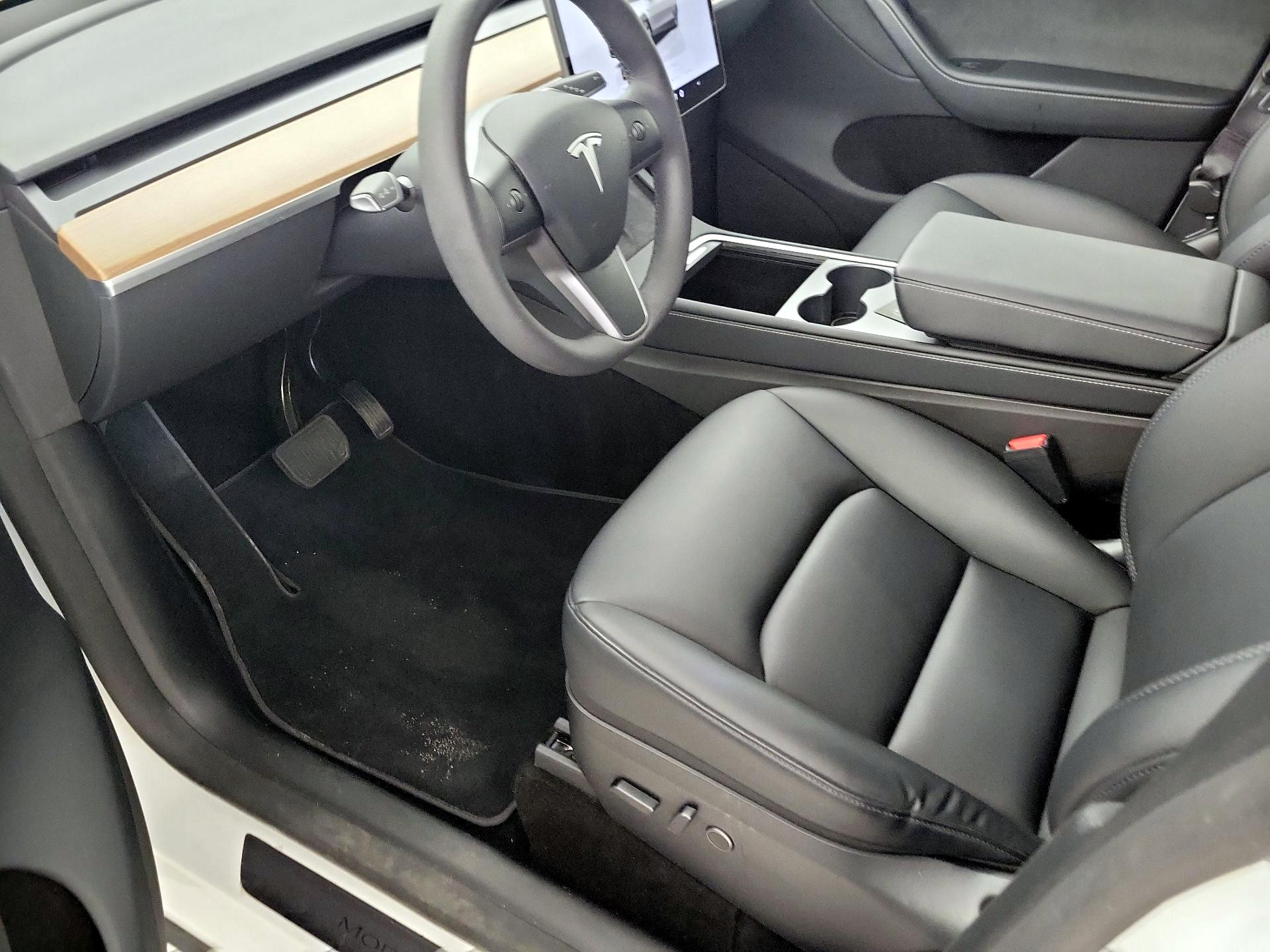 Thumbnail: 2023 Tesla Model Y - 11