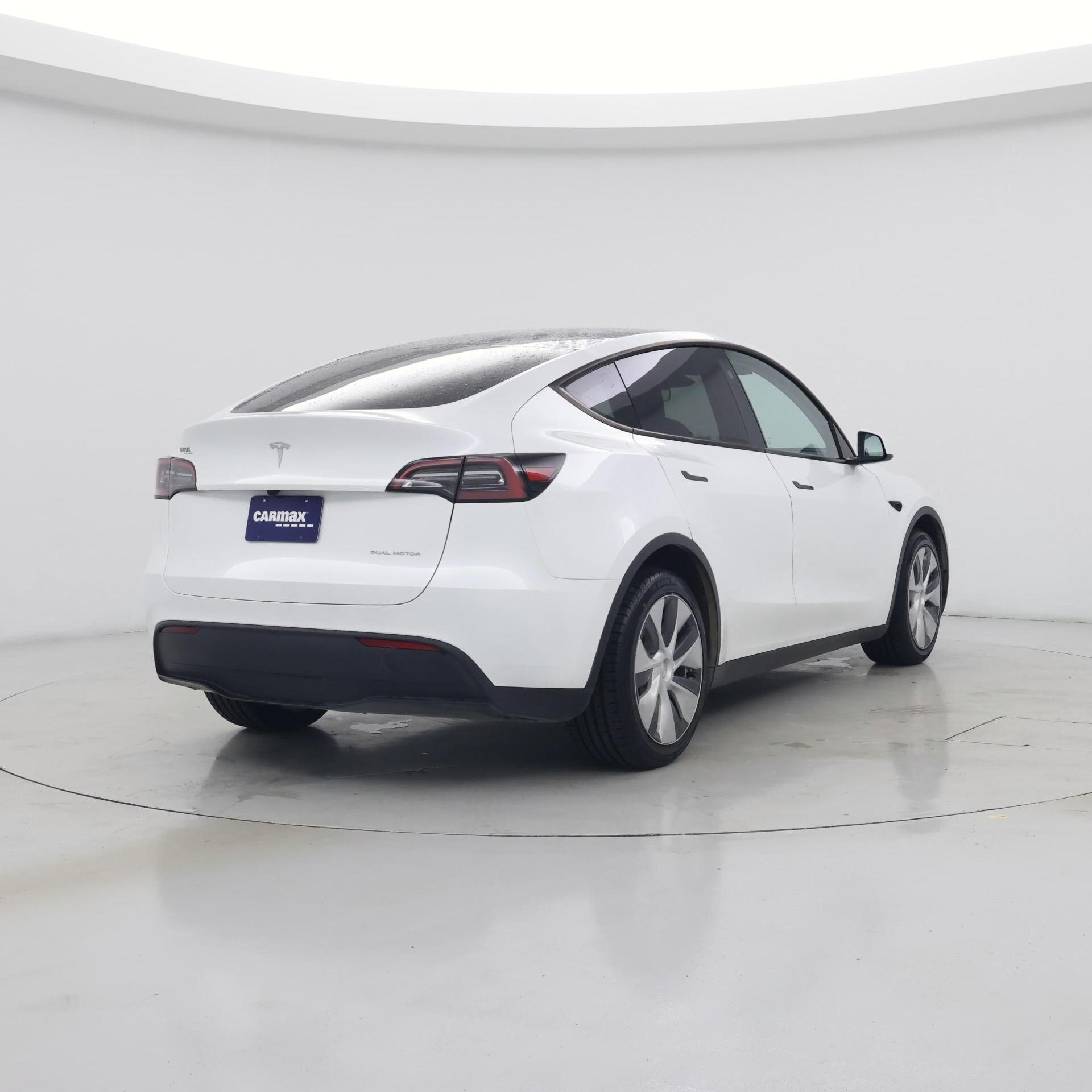 Thumbnail: 2023 Tesla Model Y - 8