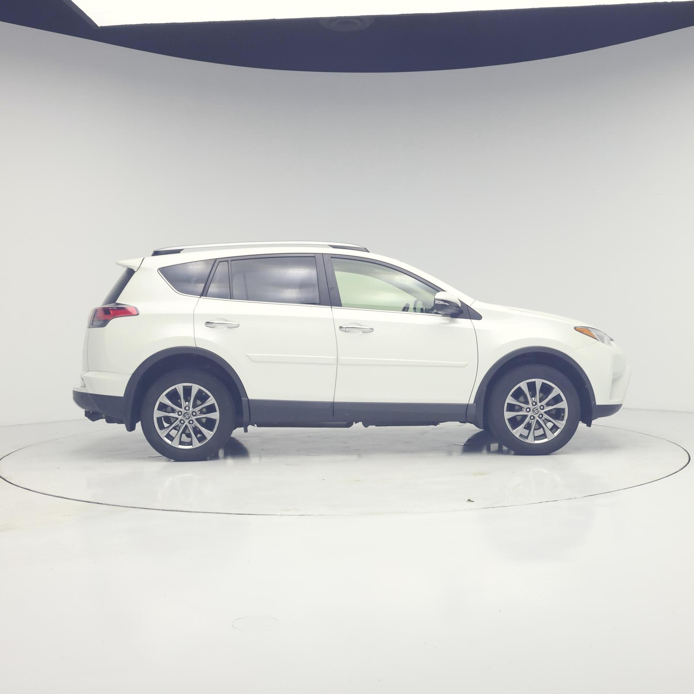 Thumbnail: 2017 Toyota RAV4 - 7