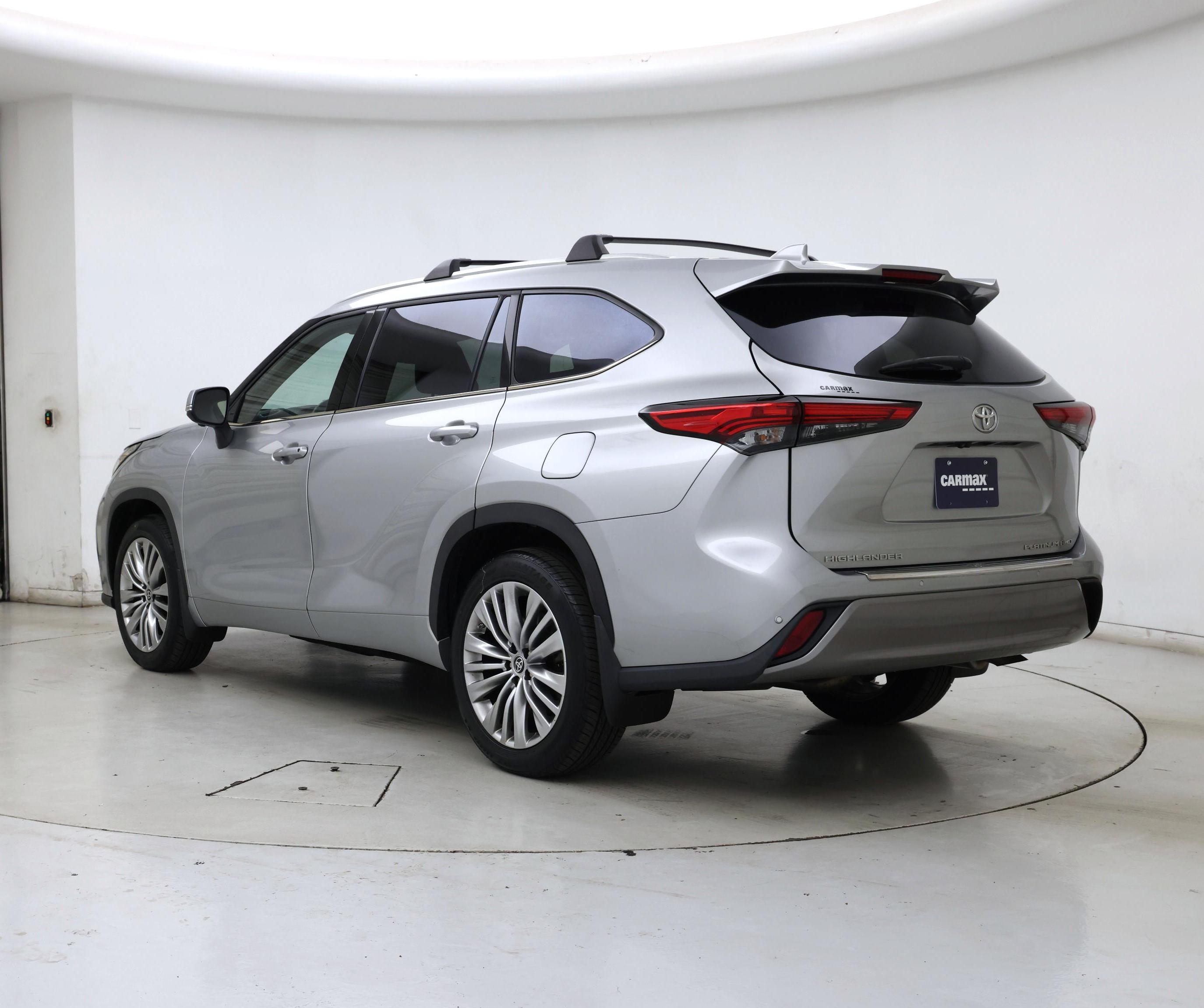 Thumbnail: 2023 Toyota Highlander - 2