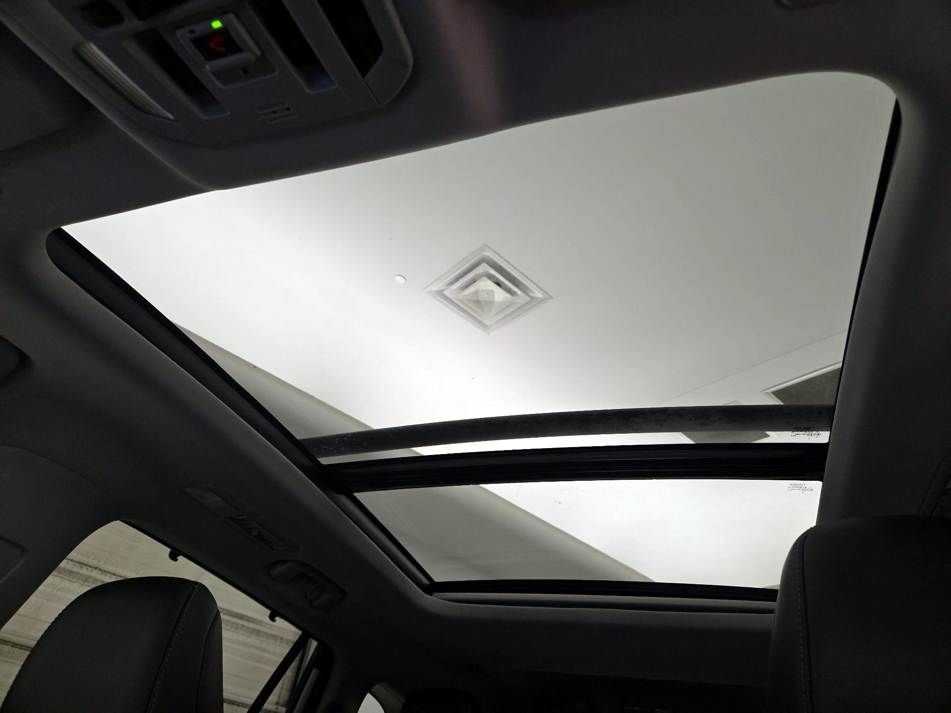 Thumbnail: 2023 Toyota Highlander - 19