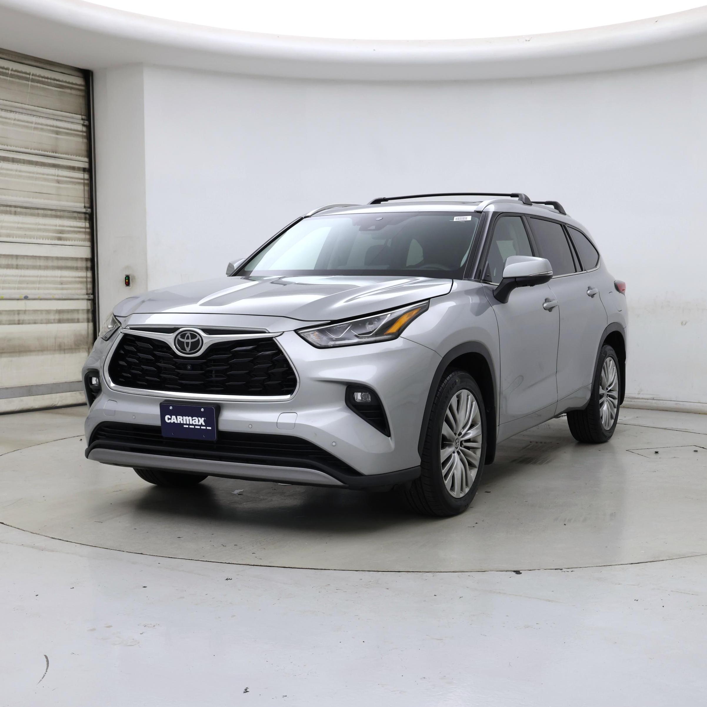 Thumbnail: 2023 Toyota Highlander - 4