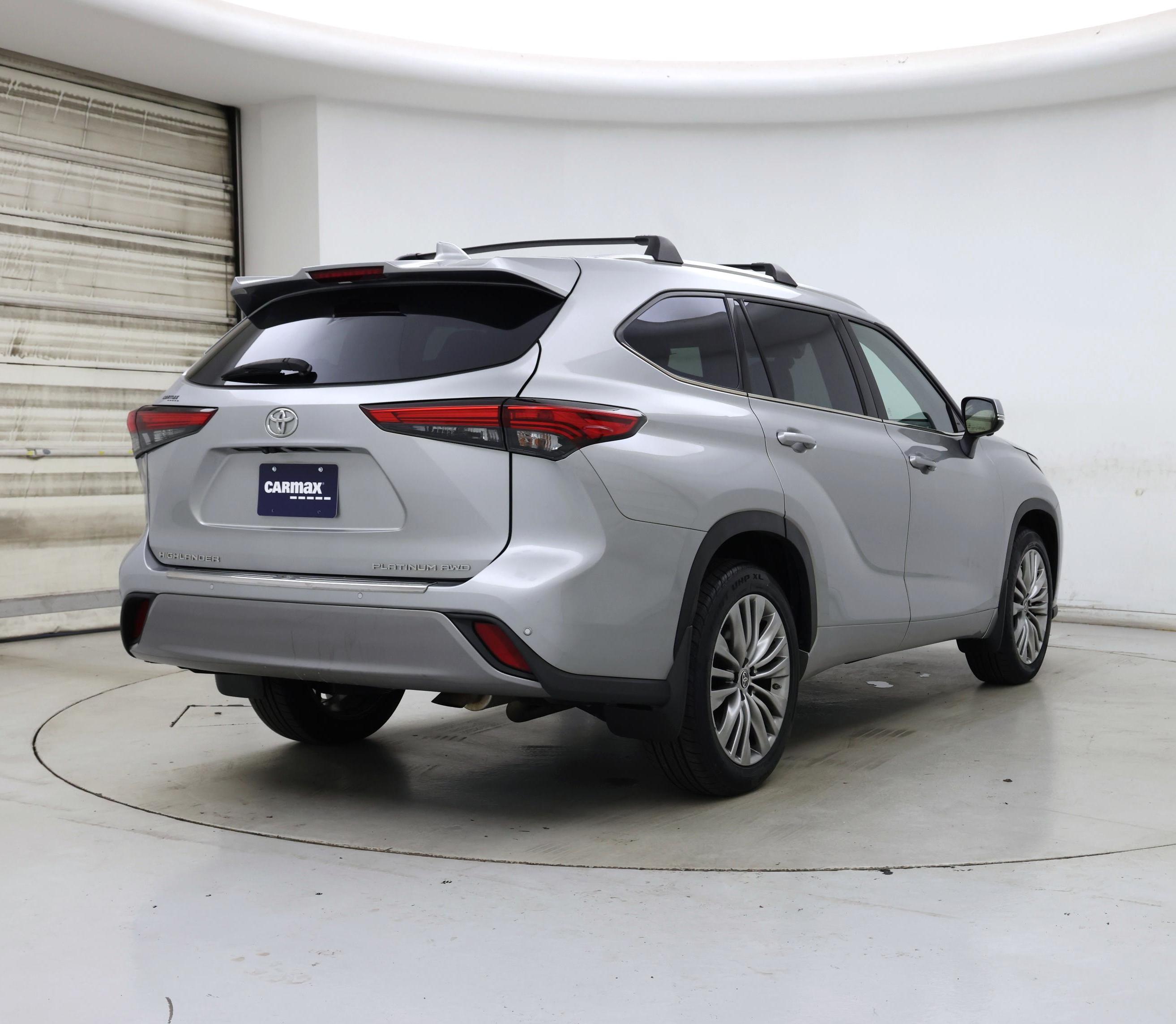 Thumbnail: 2023 Toyota Highlander - 8