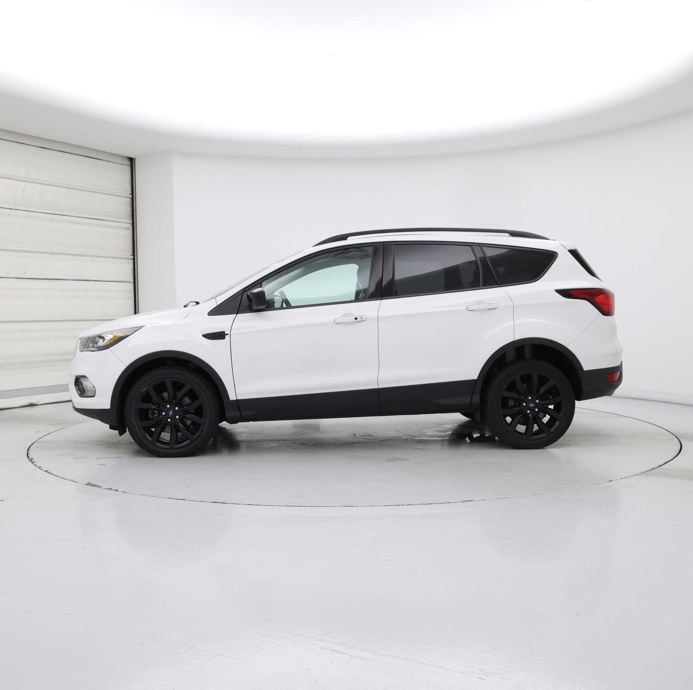 Thumbnail: 2019 Ford Escape - 3