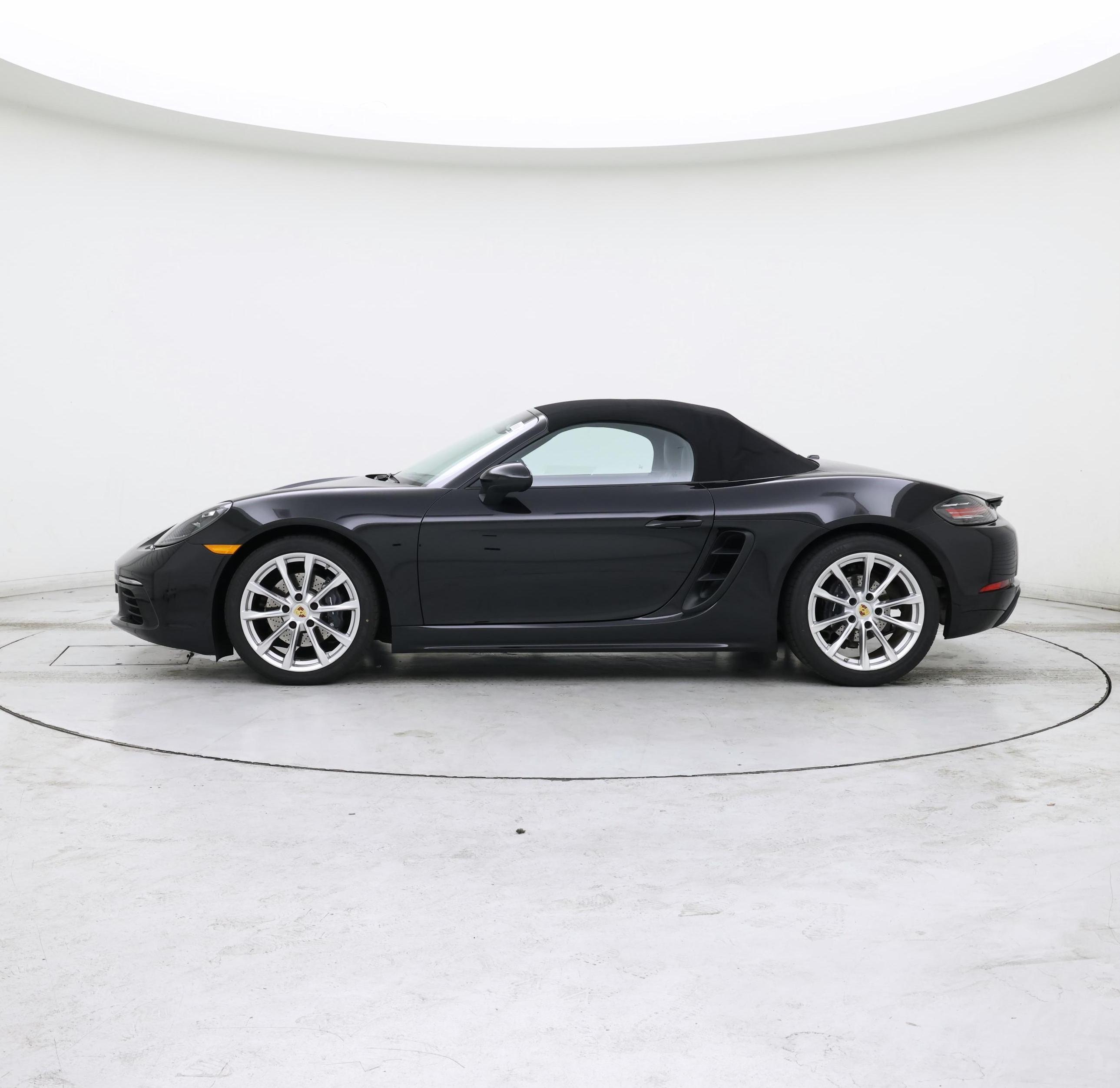 Thumbnail: 2017 Porsche 718 Boxster - 3
