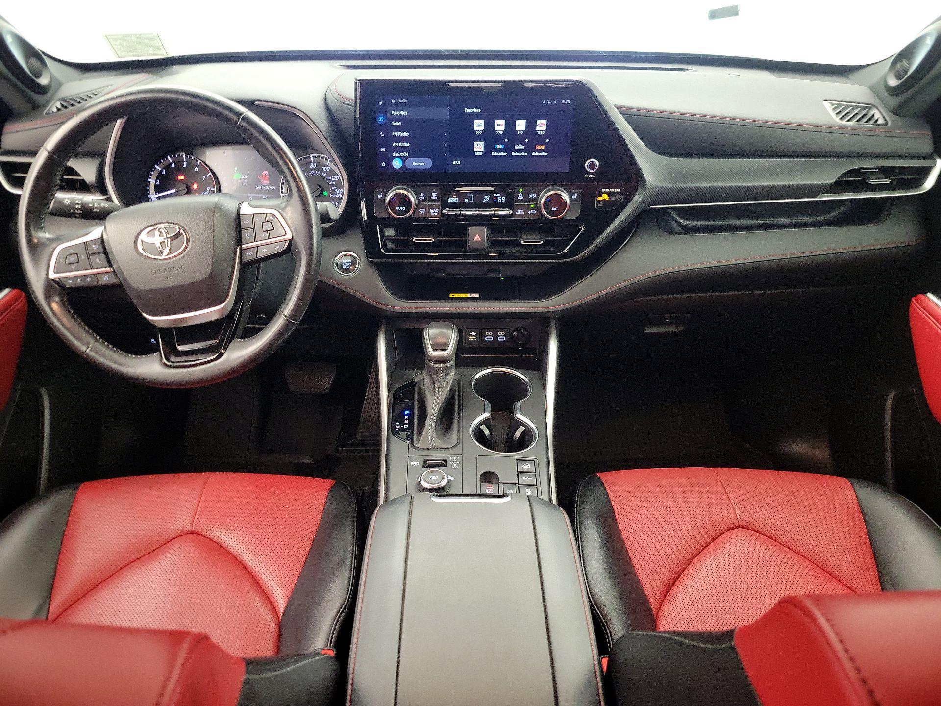 Thumbnail: 2023 Toyota Highlander - 9