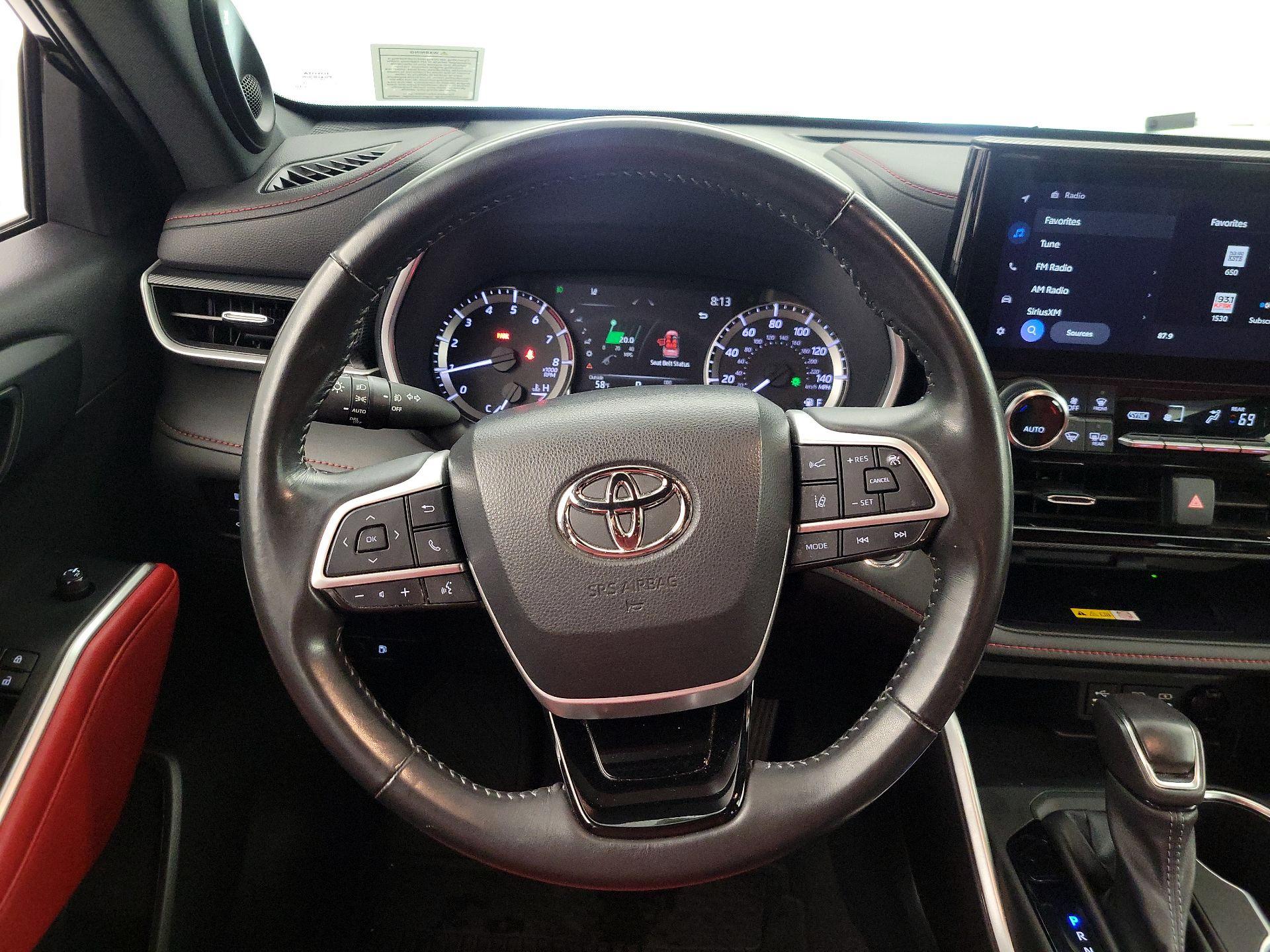 Thumbnail: 2023 Toyota Highlander - 10