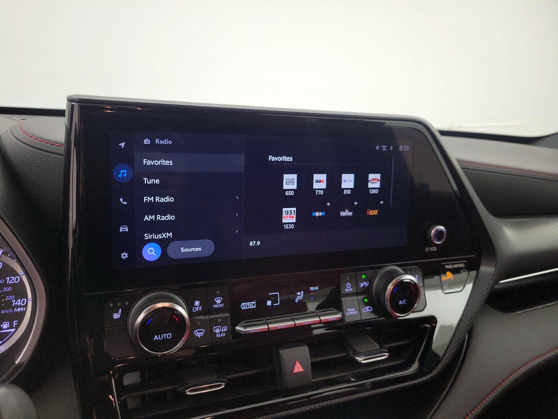 Thumbnail: 2023 Toyota Highlander - 15