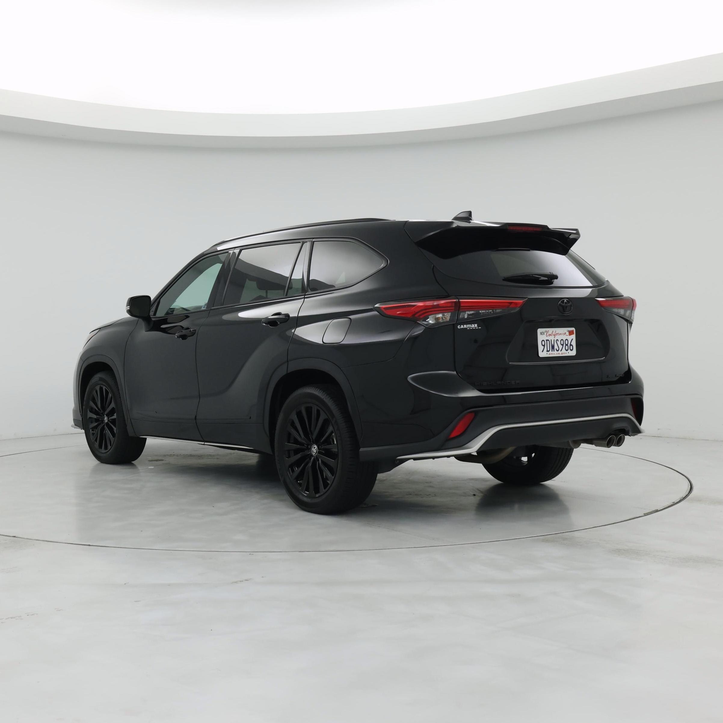 Thumbnail: 2023 Toyota Highlander - 2
