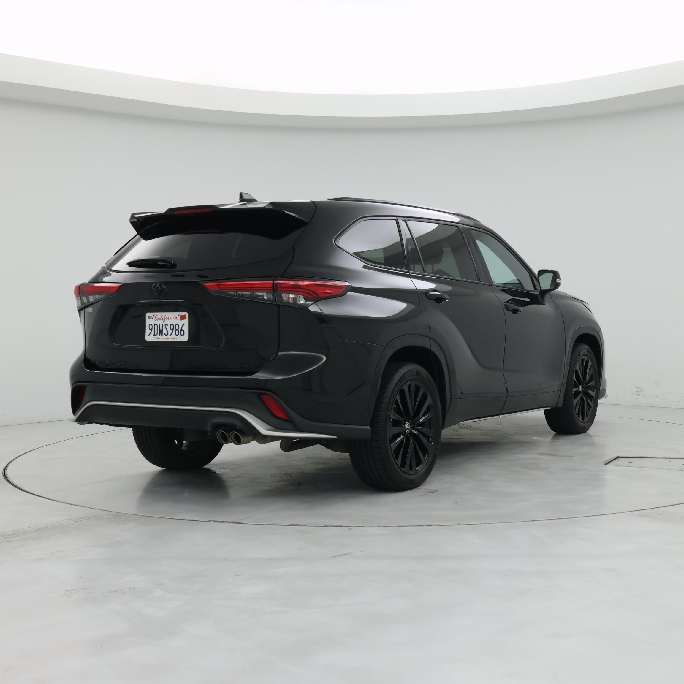 Thumbnail: 2023 Toyota Highlander - 8