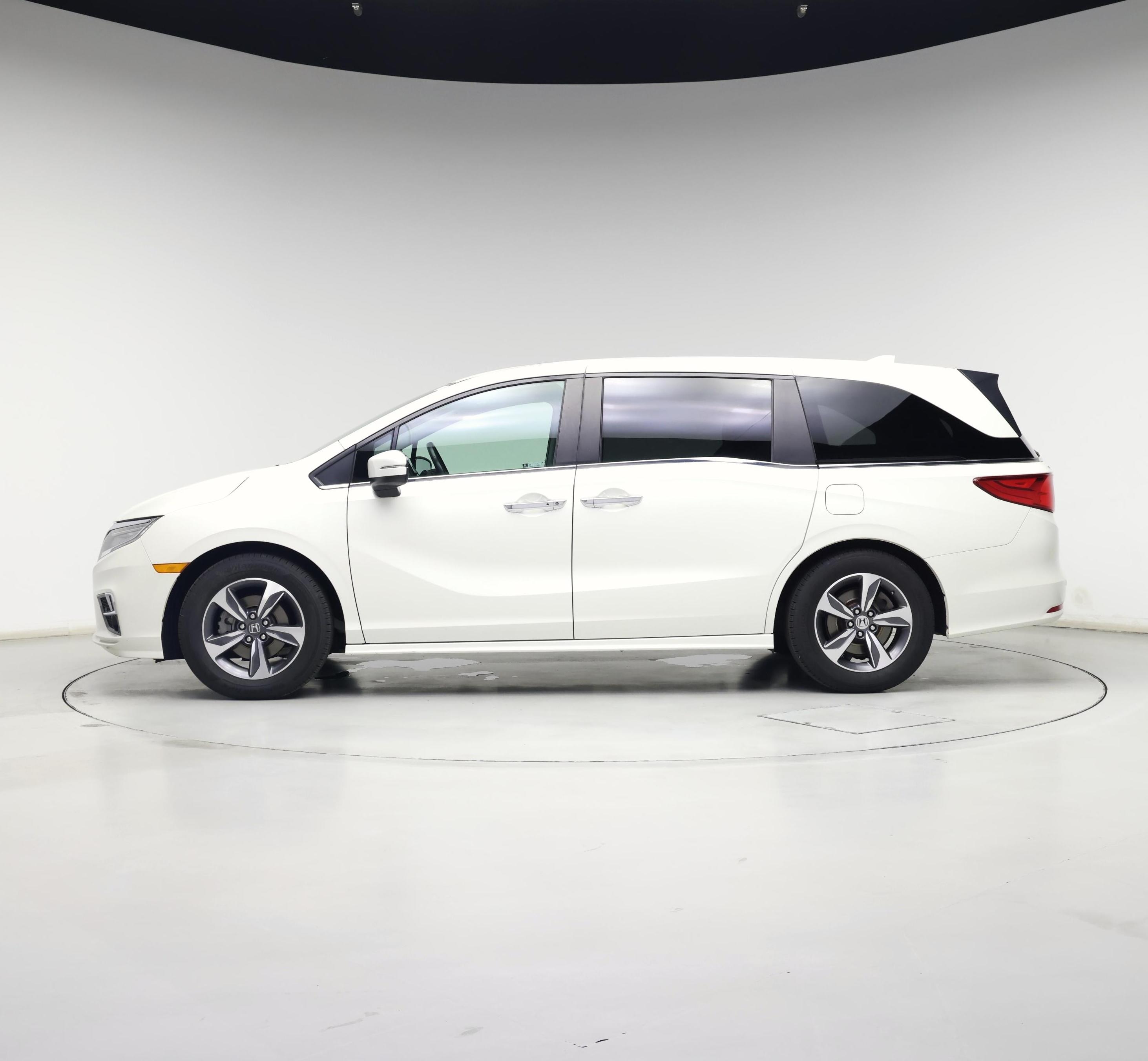 Thumbnail: 2018 Honda Odyssey - 3