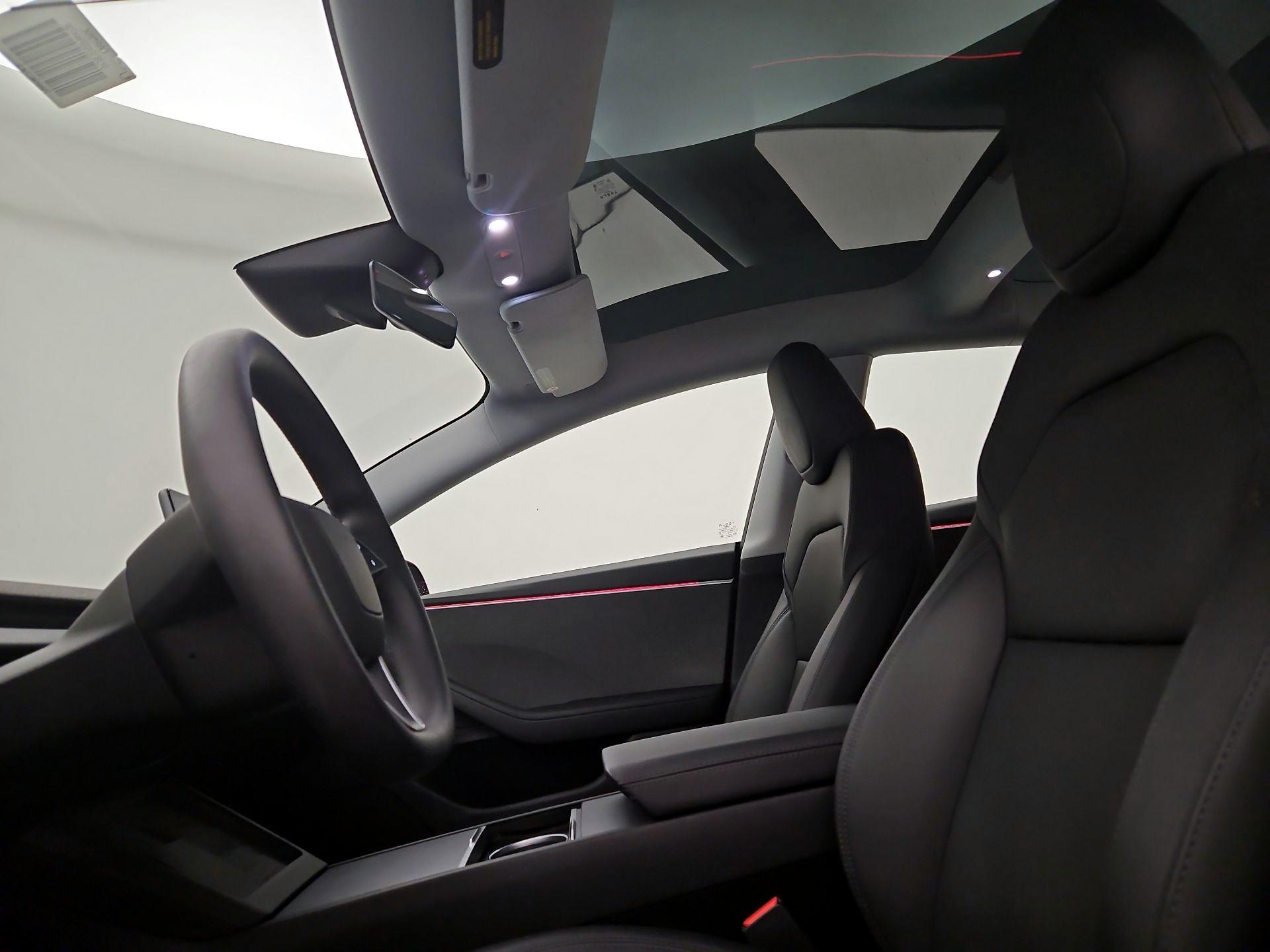 Thumbnail: 2025 Tesla Model 3 - 19