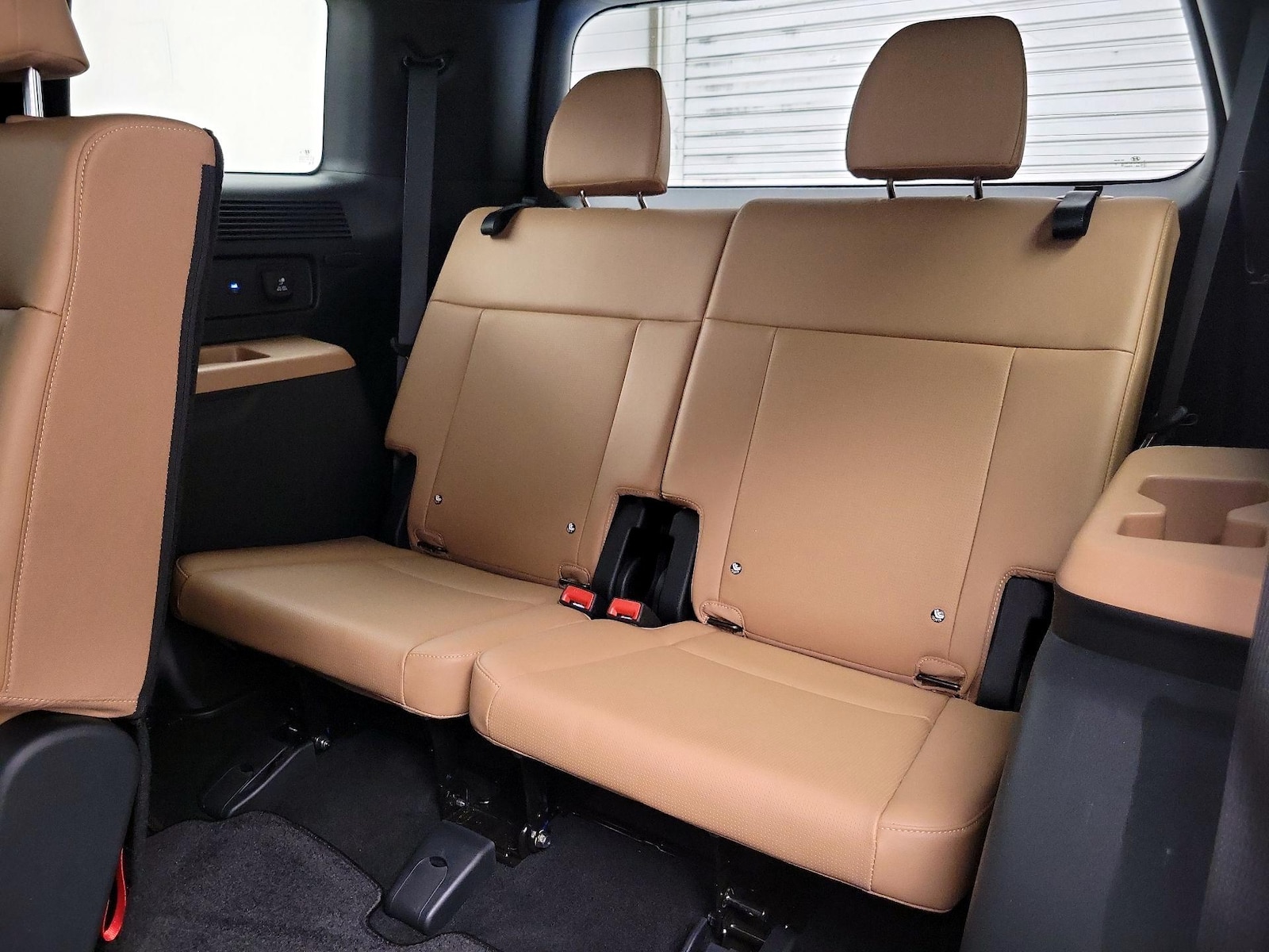 2025 Hyundai Santa Fe Limited - Photo 23
