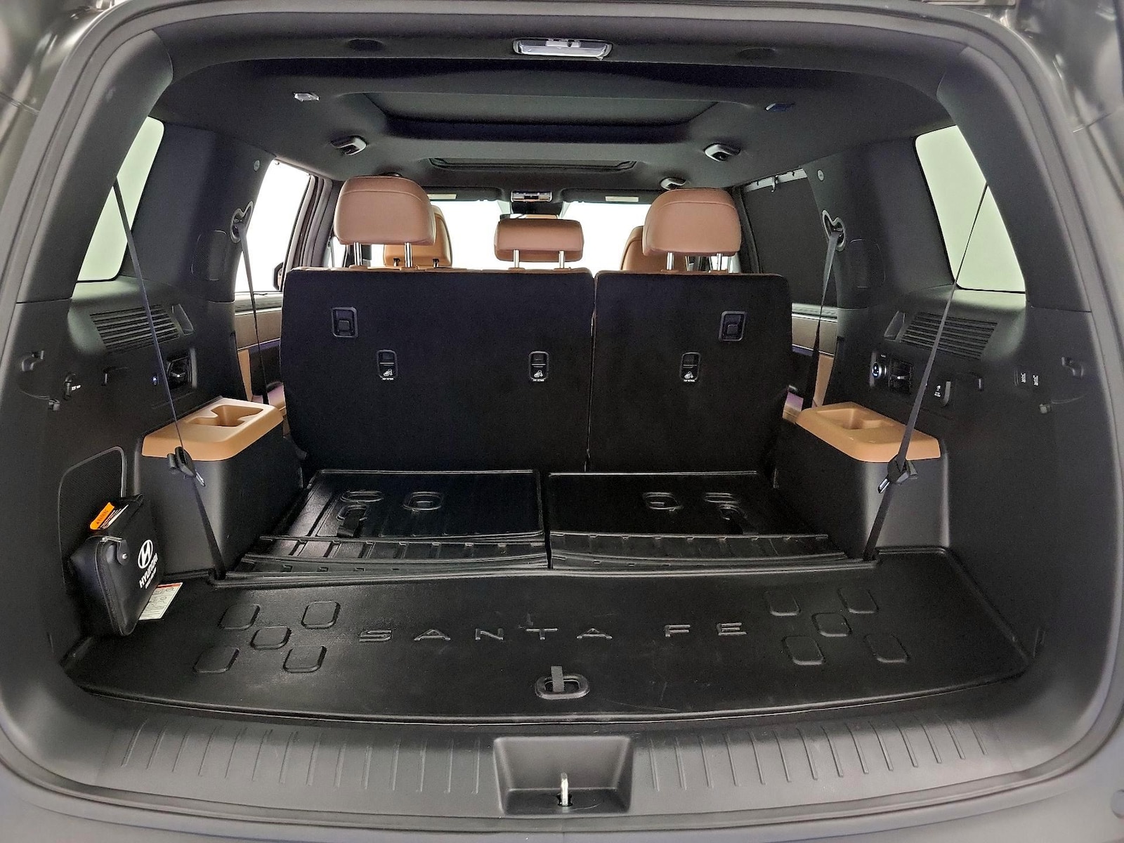2025 Hyundai Santa Fe Limited - Photo 25