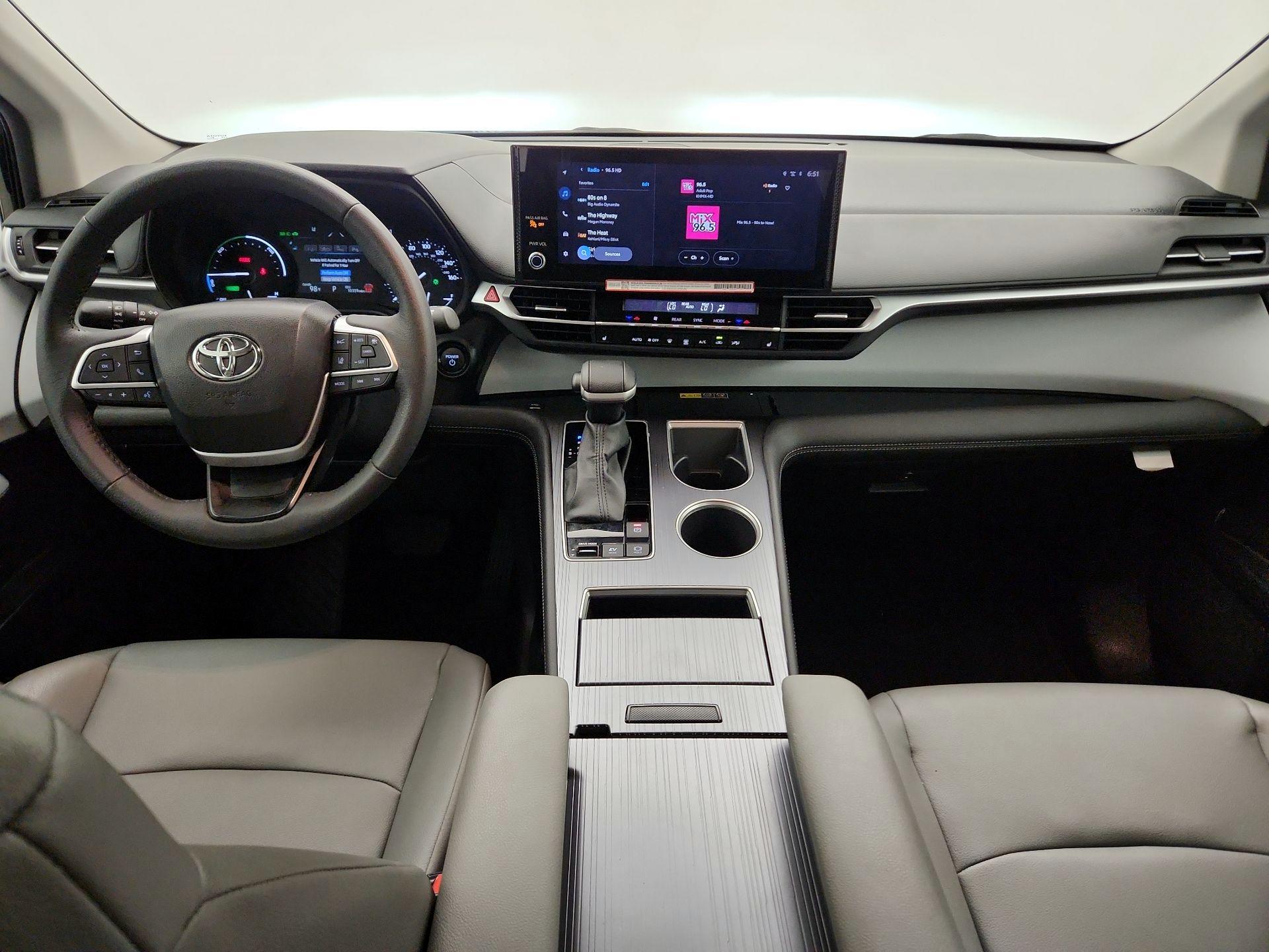 Thumbnail: 2025 Toyota Sienna - 9