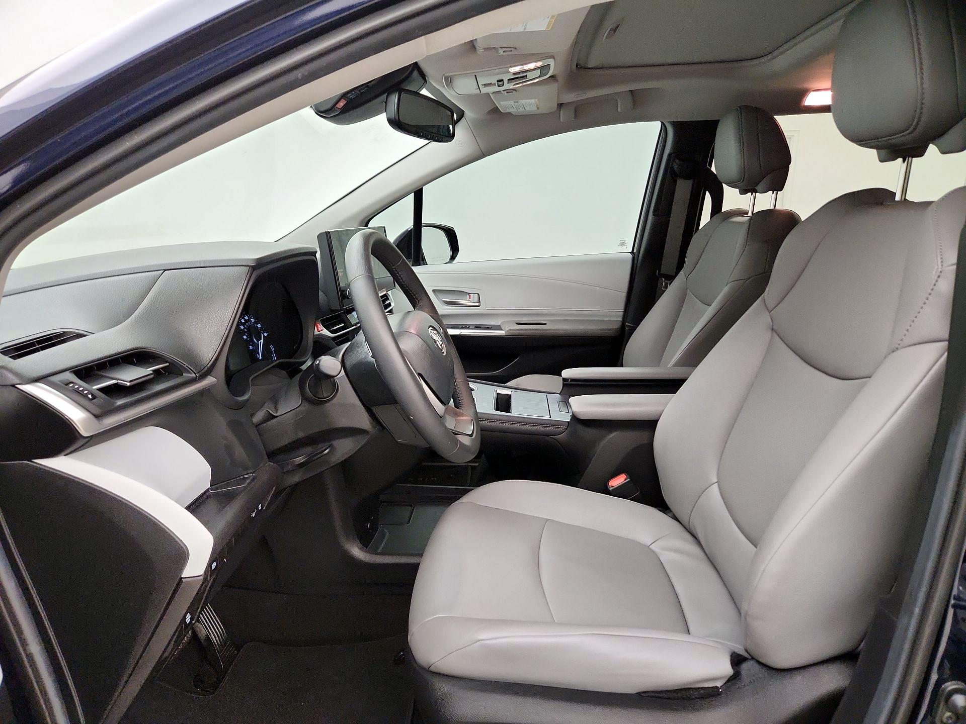 Thumbnail: 2025 Toyota Sienna - 11