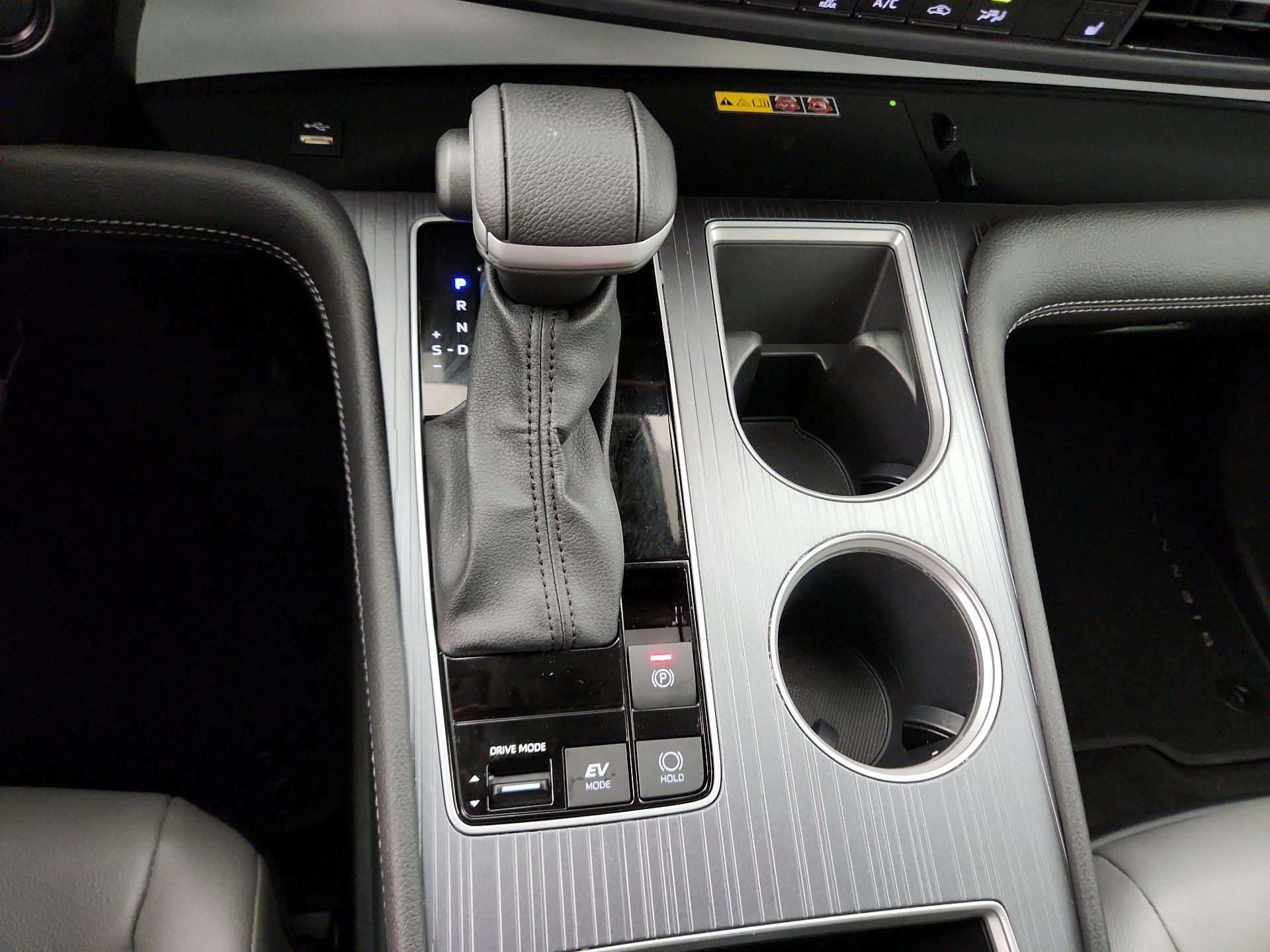 Thumbnail: 2025 Toyota Sienna - 17