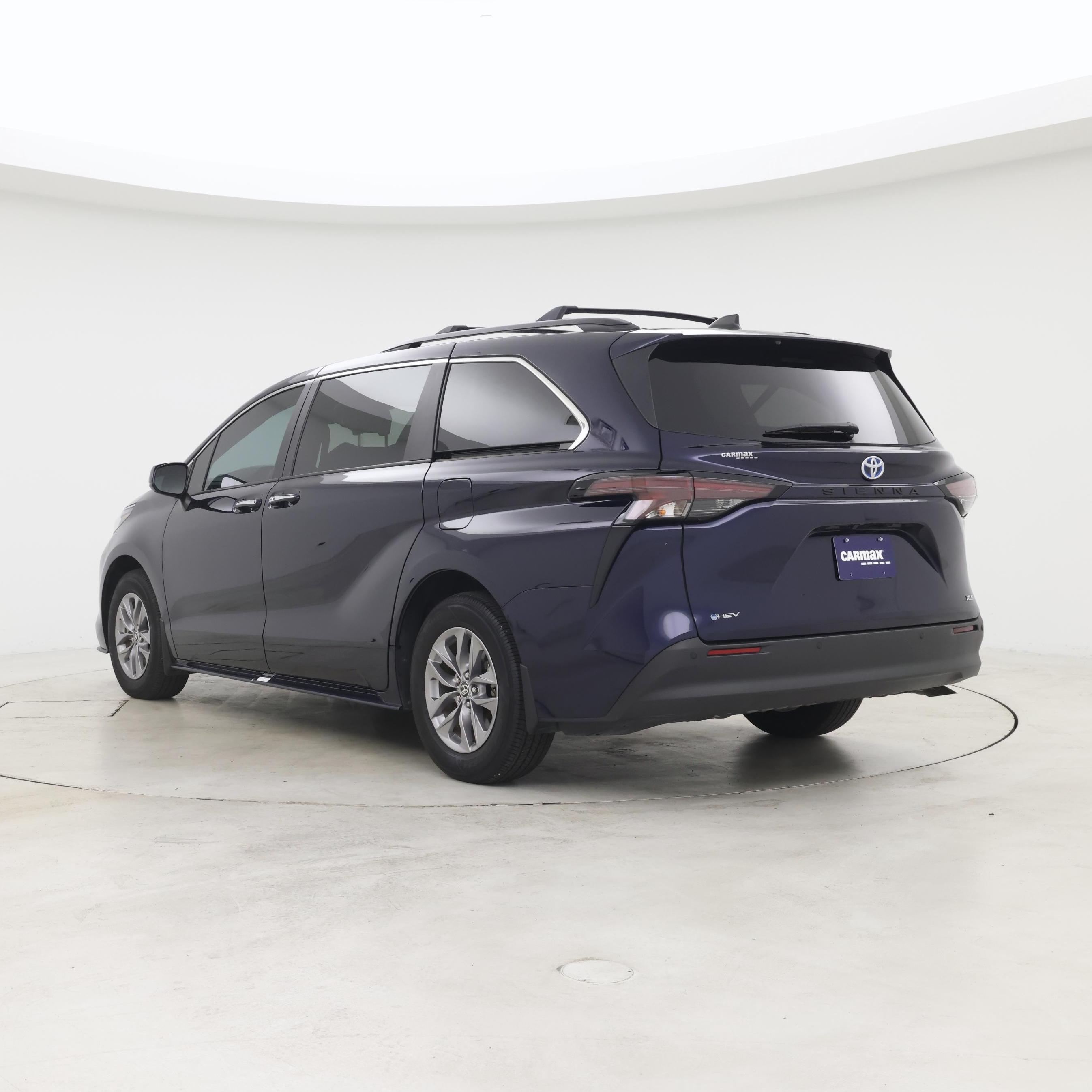Thumbnail: 2025 Toyota Sienna - 2