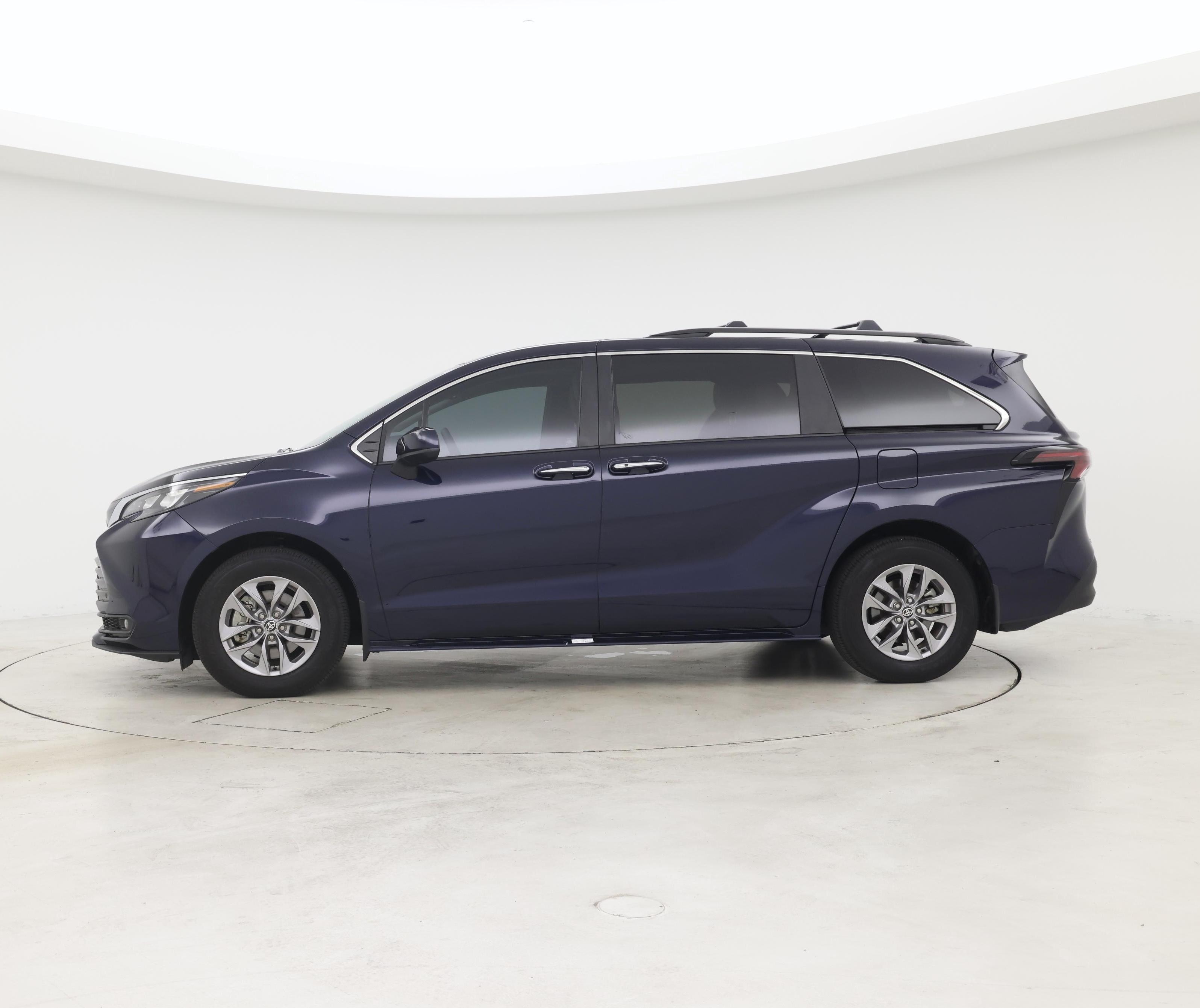 Thumbnail: 2025 Toyota Sienna - 3