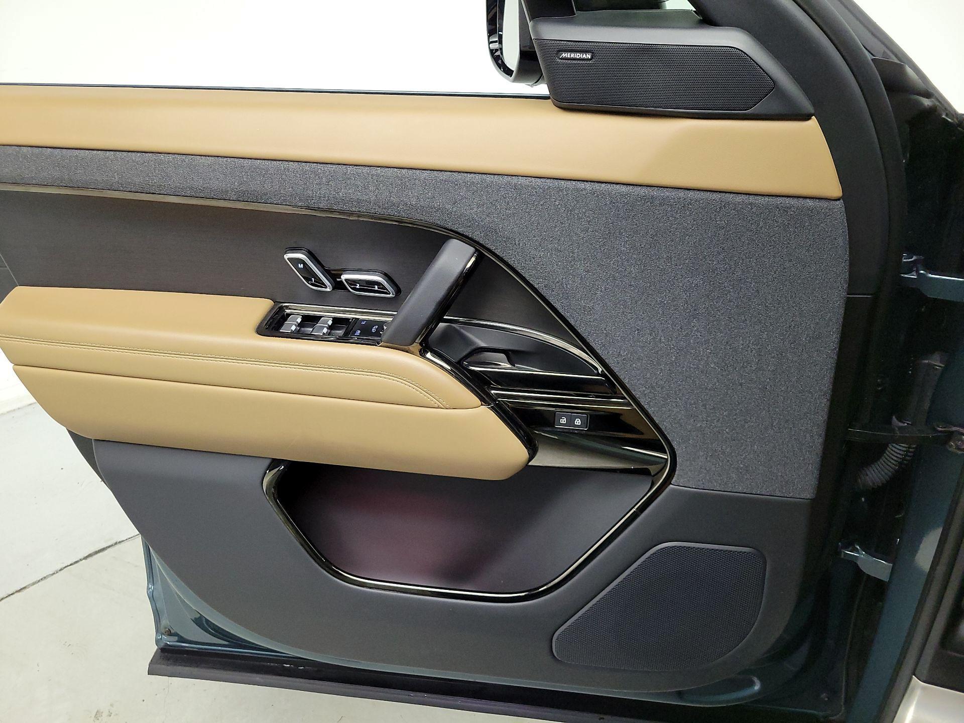Thumbnail: 2023 Land Rover Range Rover Sport - 12