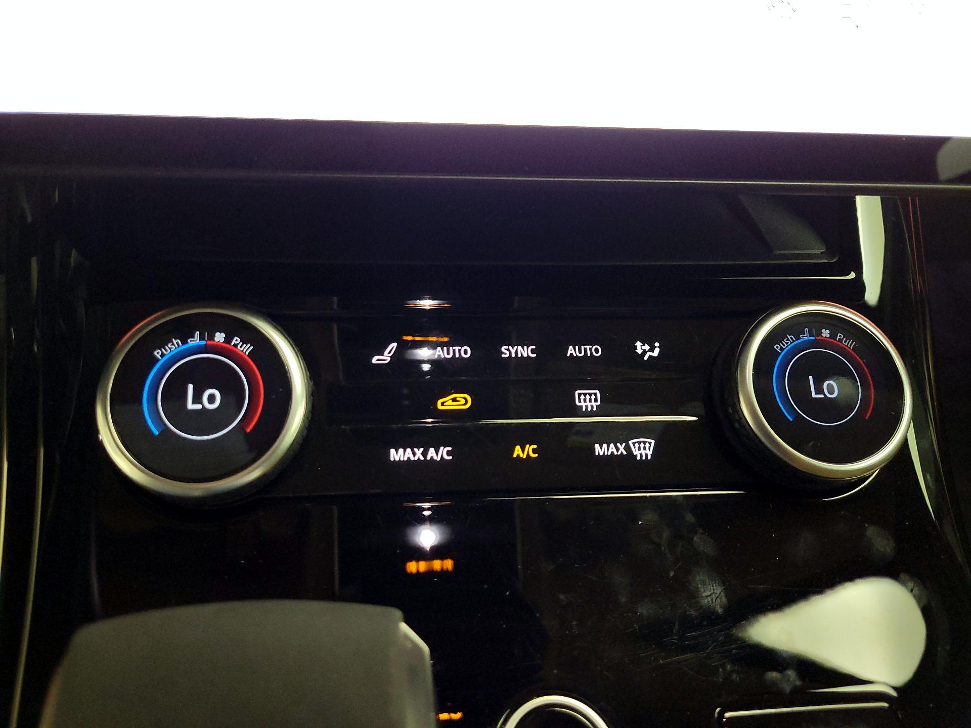 Thumbnail: 2023 Land Rover Range Rover Sport - 17