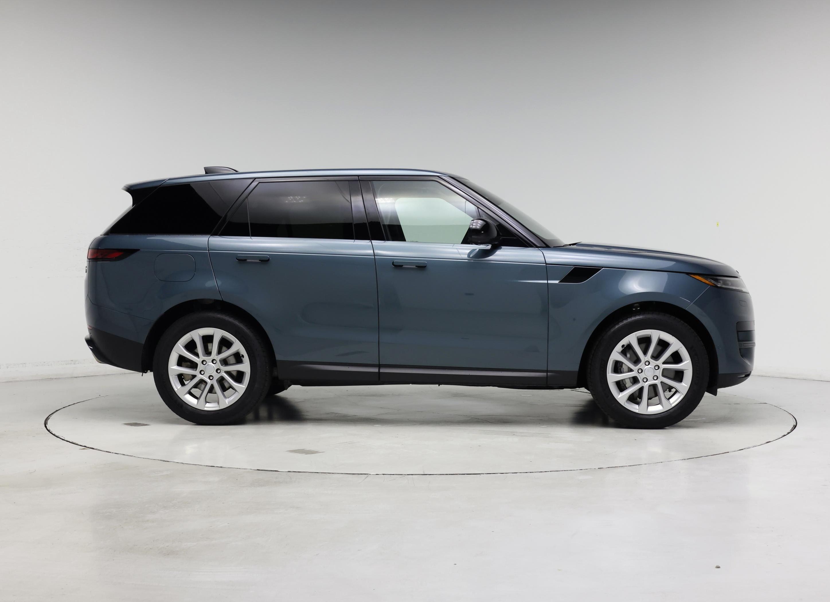 Thumbnail: 2023 Land Rover Range Rover Sport - 7