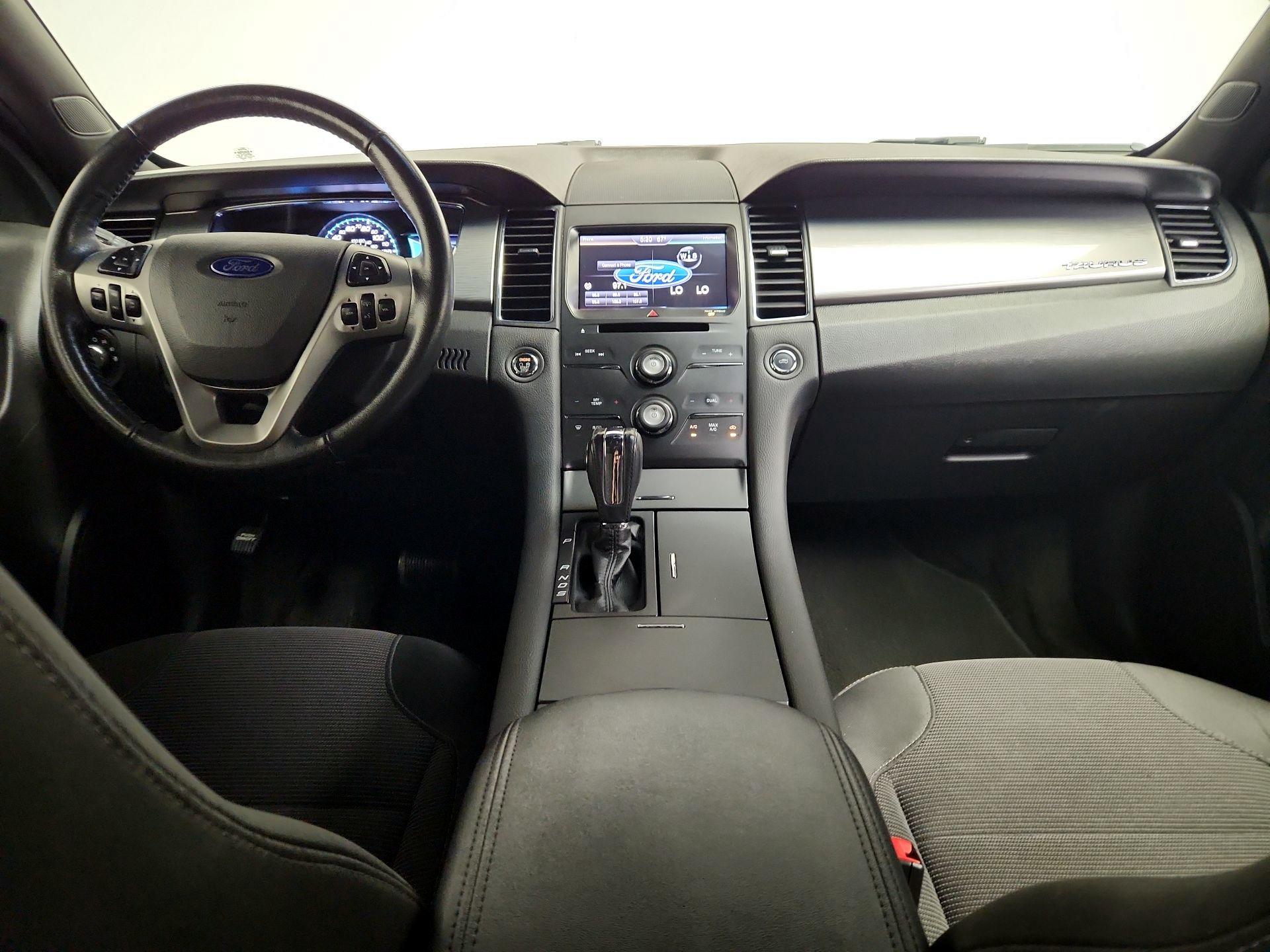 Thumbnail: 2015 Ford Taurus - 9