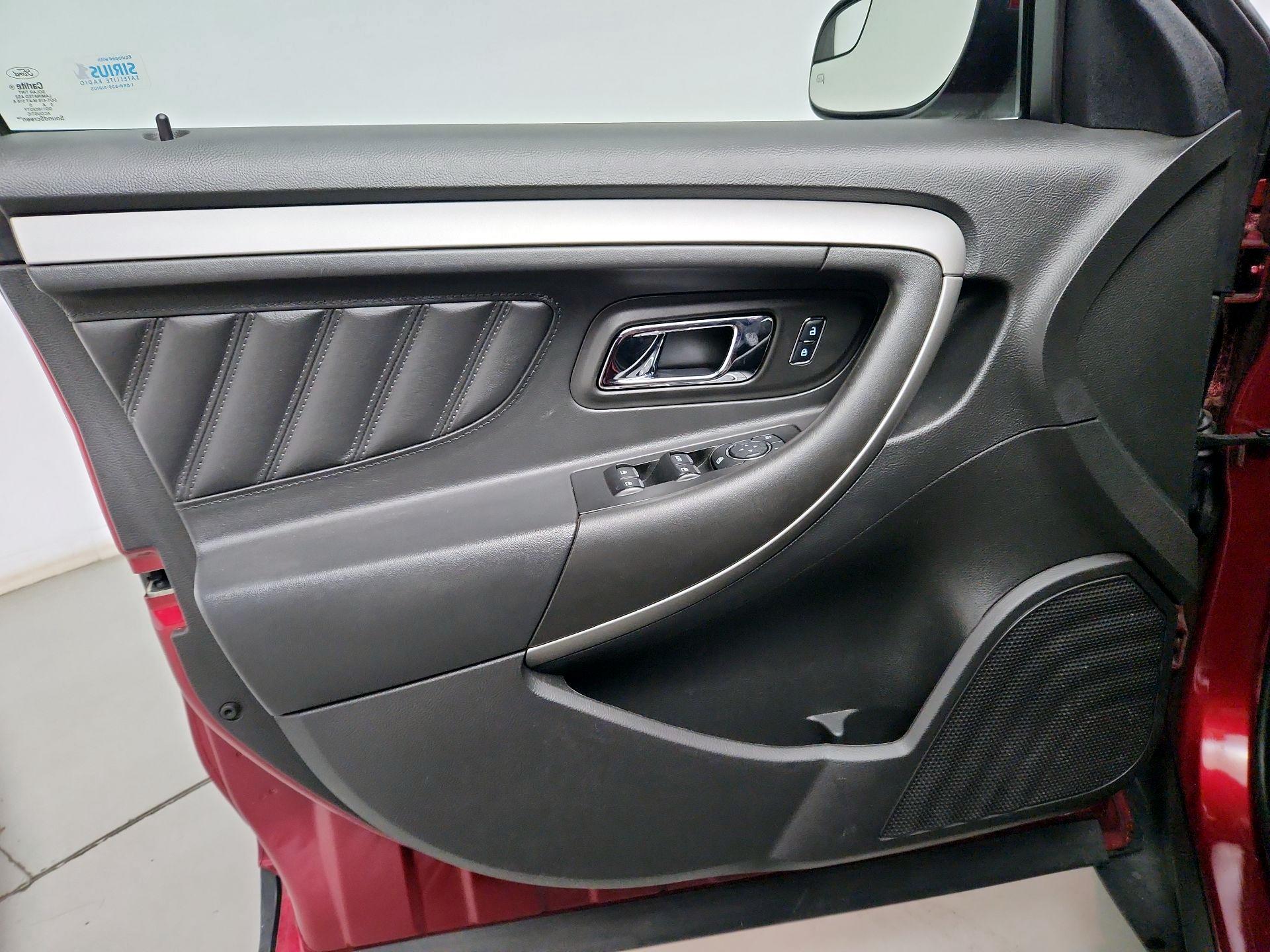 Thumbnail: 2015 Ford Taurus - 12
