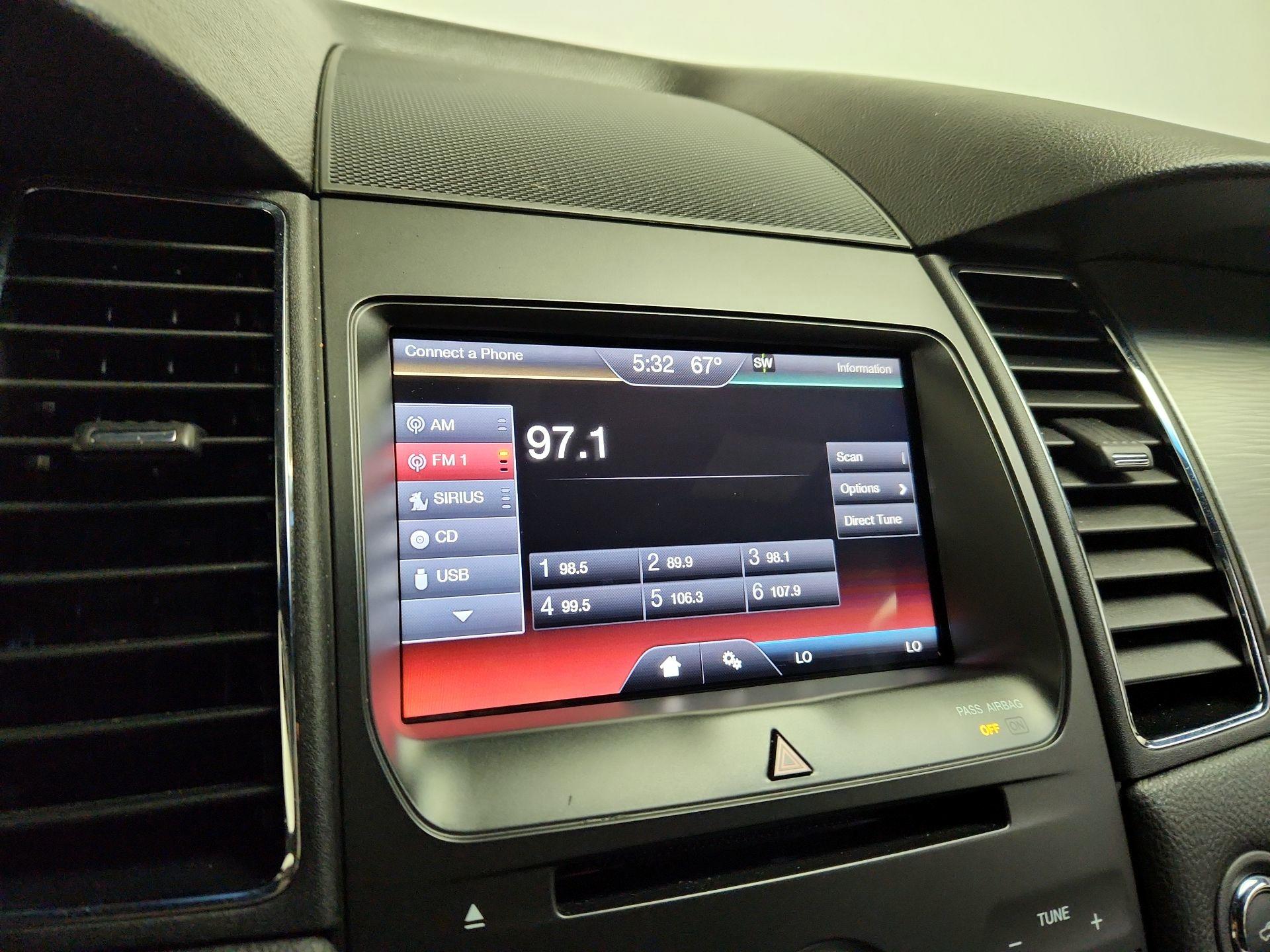 Thumbnail: 2015 Ford Taurus - 15