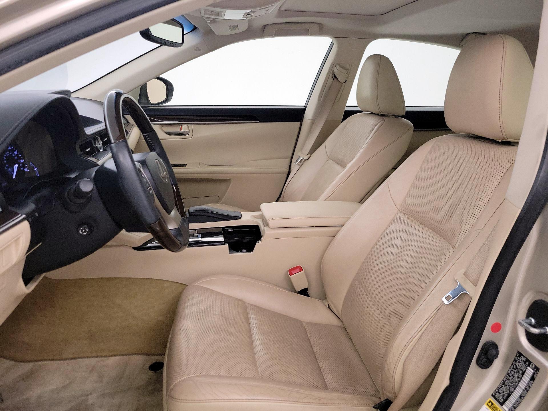 Thumbnail: 2014 Lexus ES - 11