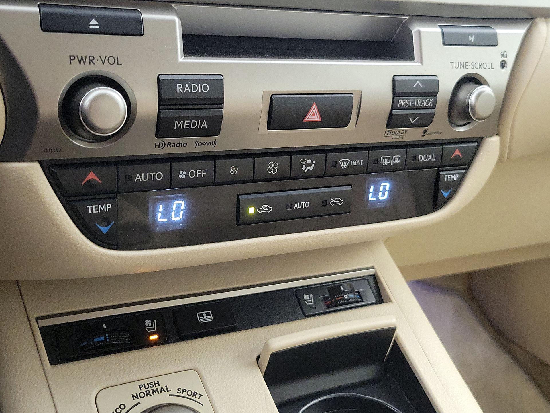 Thumbnail: 2014 Lexus ES - 17