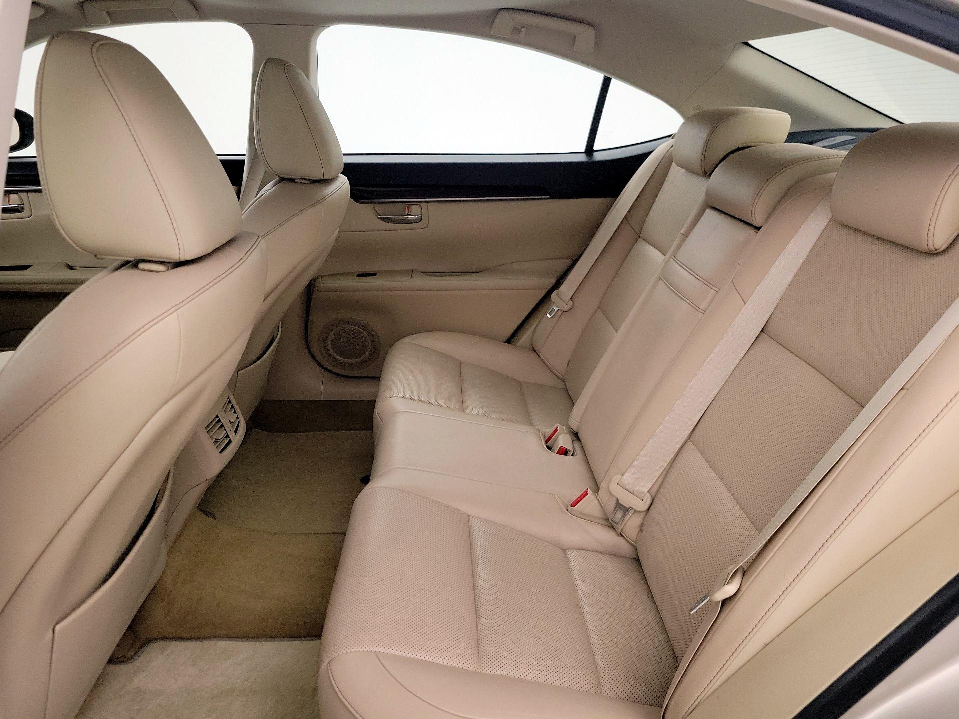 Thumbnail: 2014 Lexus ES - 20