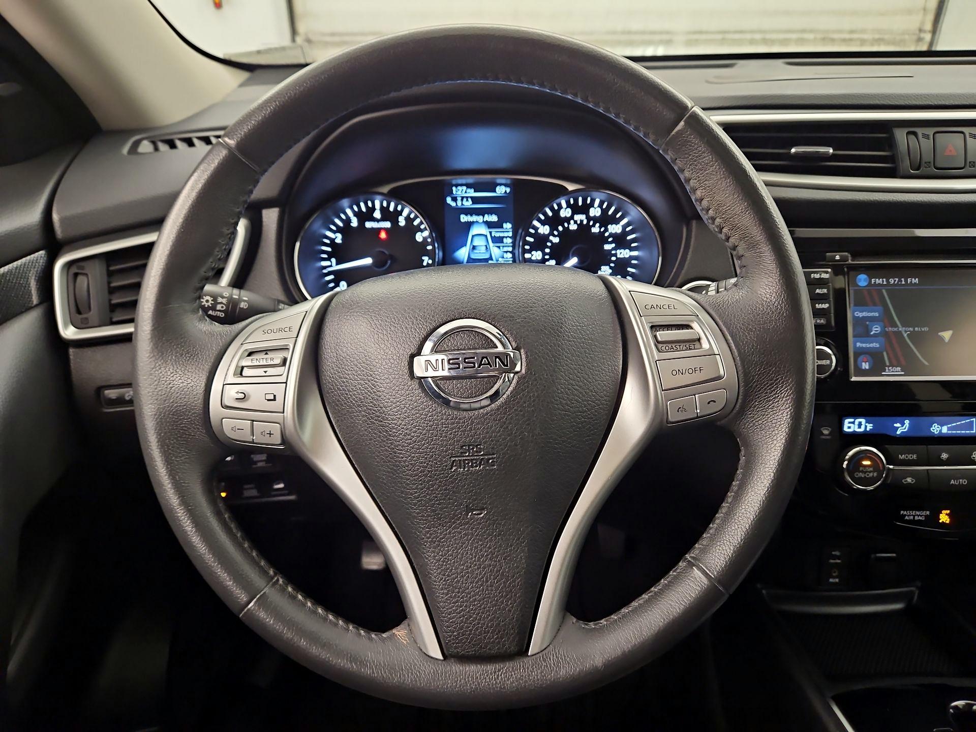 Thumbnail: 2015 Nissan Rogue - 10