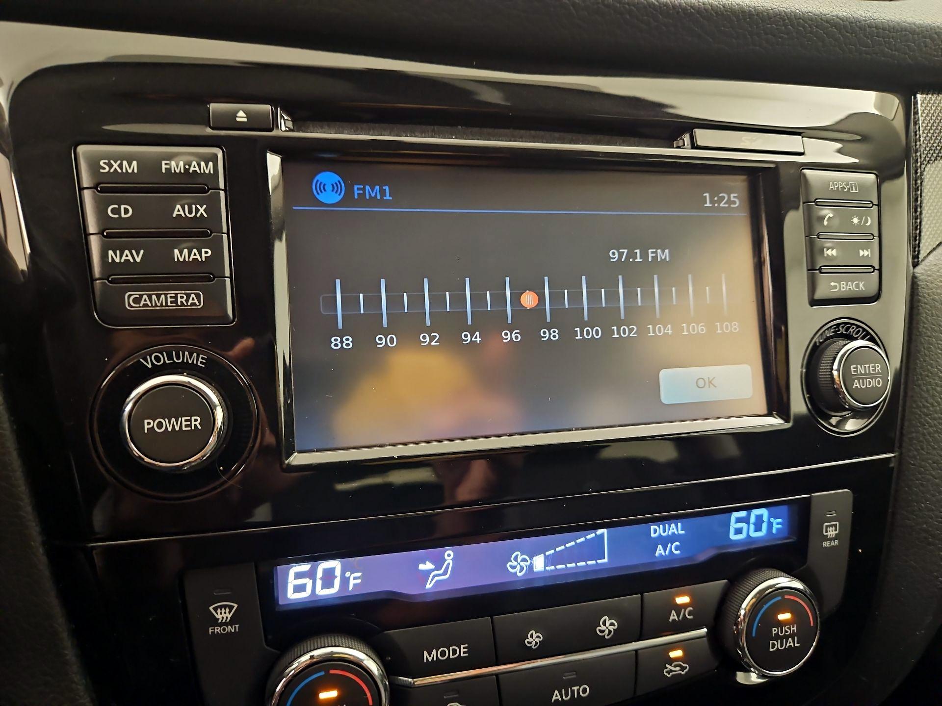 Thumbnail: 2015 Nissan Rogue - 16