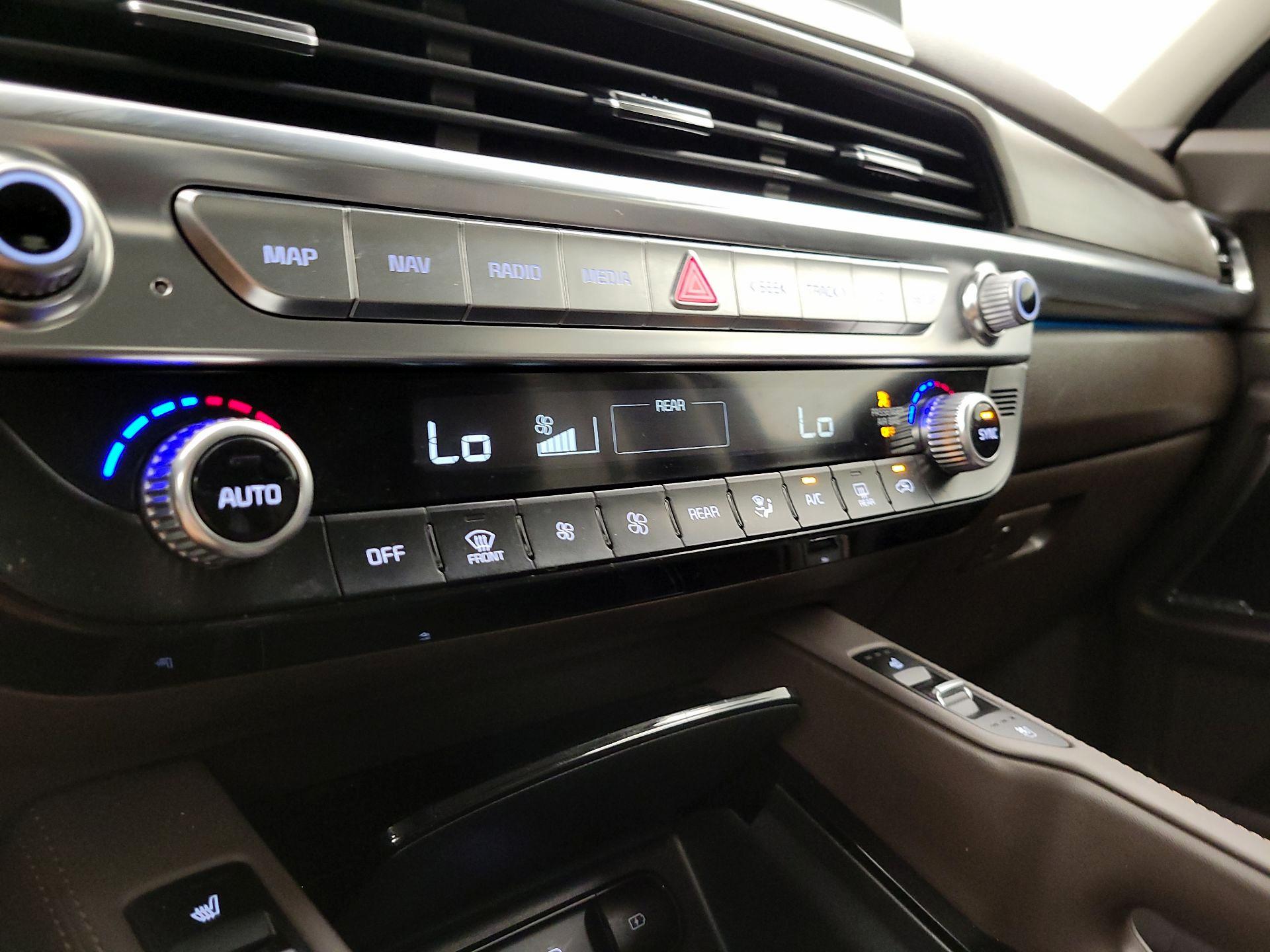 Thumbnail: 2022 Kia Telluride - 17