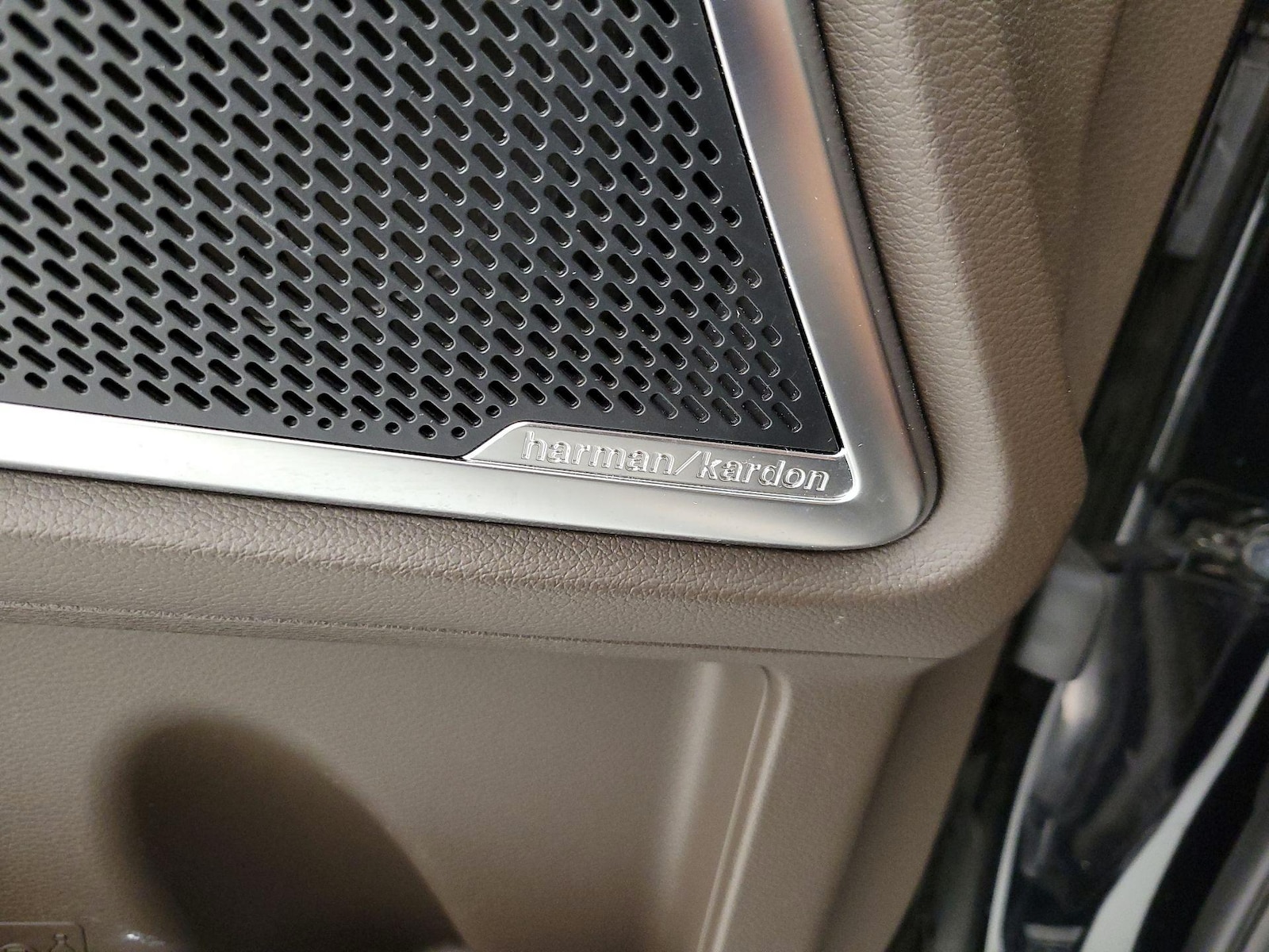 2022 Kia Telluride SX - Photo 28