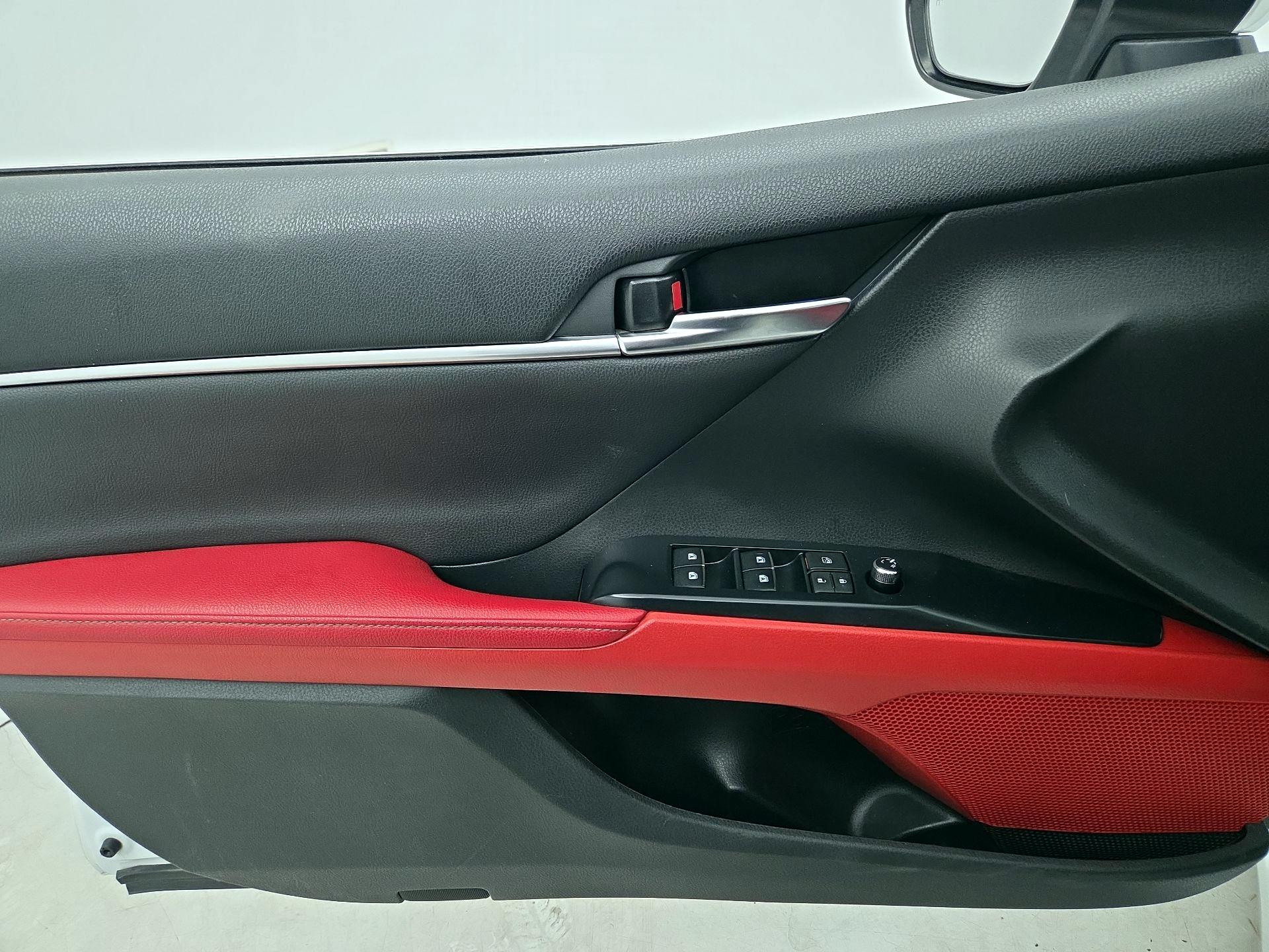 Thumbnail: 2020 Toyota Camry - 12