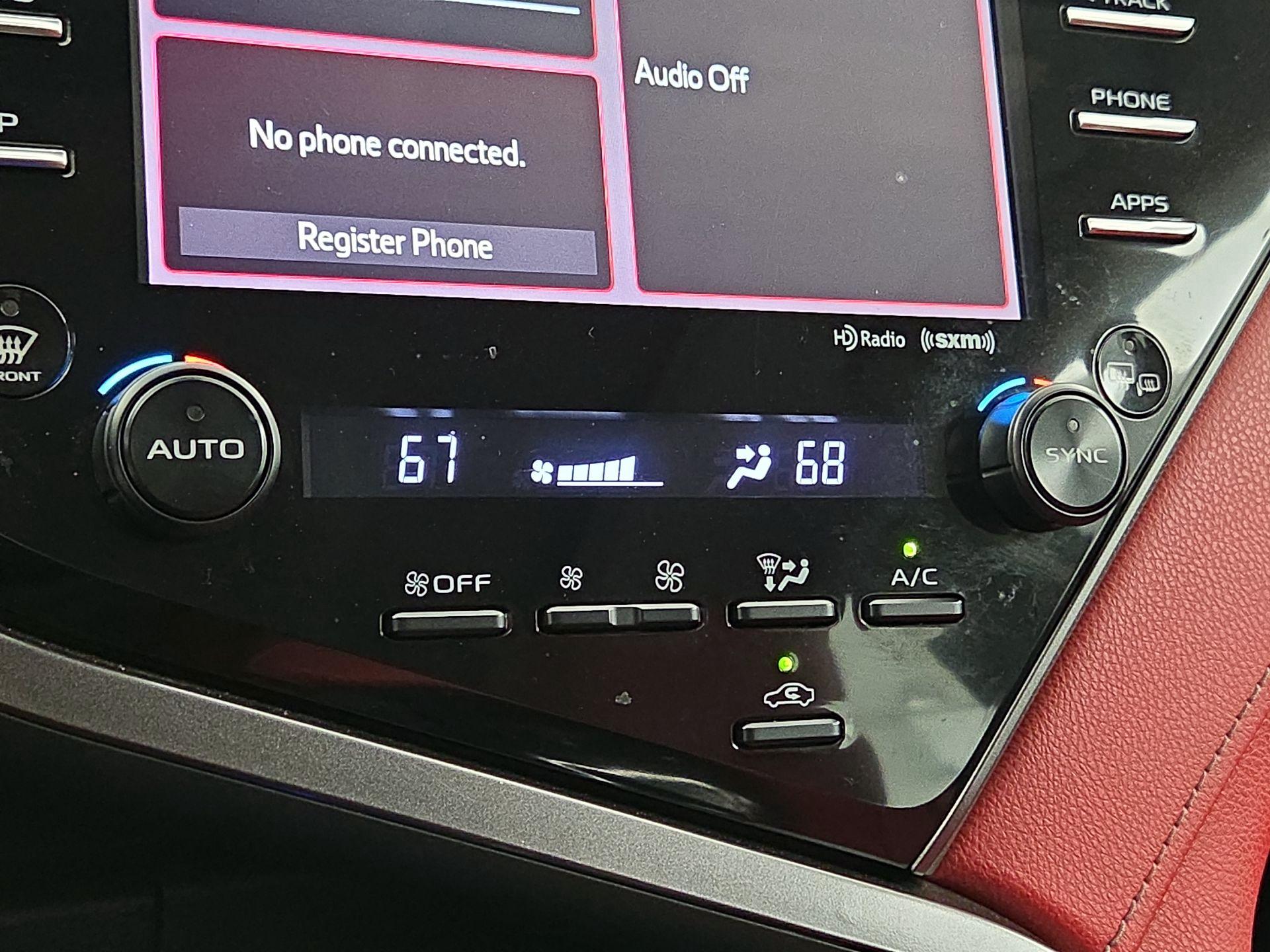 Thumbnail: 2020 Toyota Camry - 16