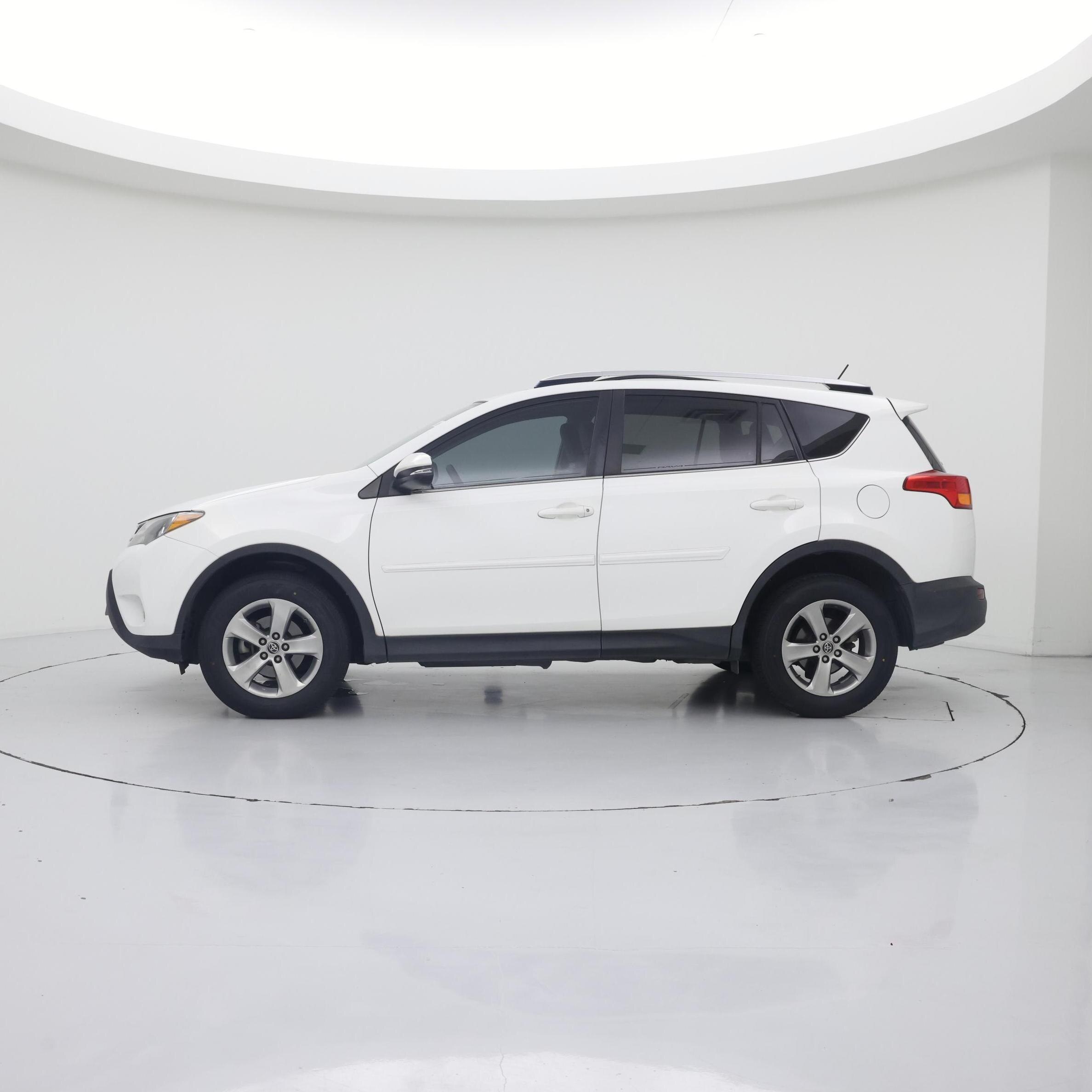 Thumbnail: 2015 Toyota RAV4 - 3