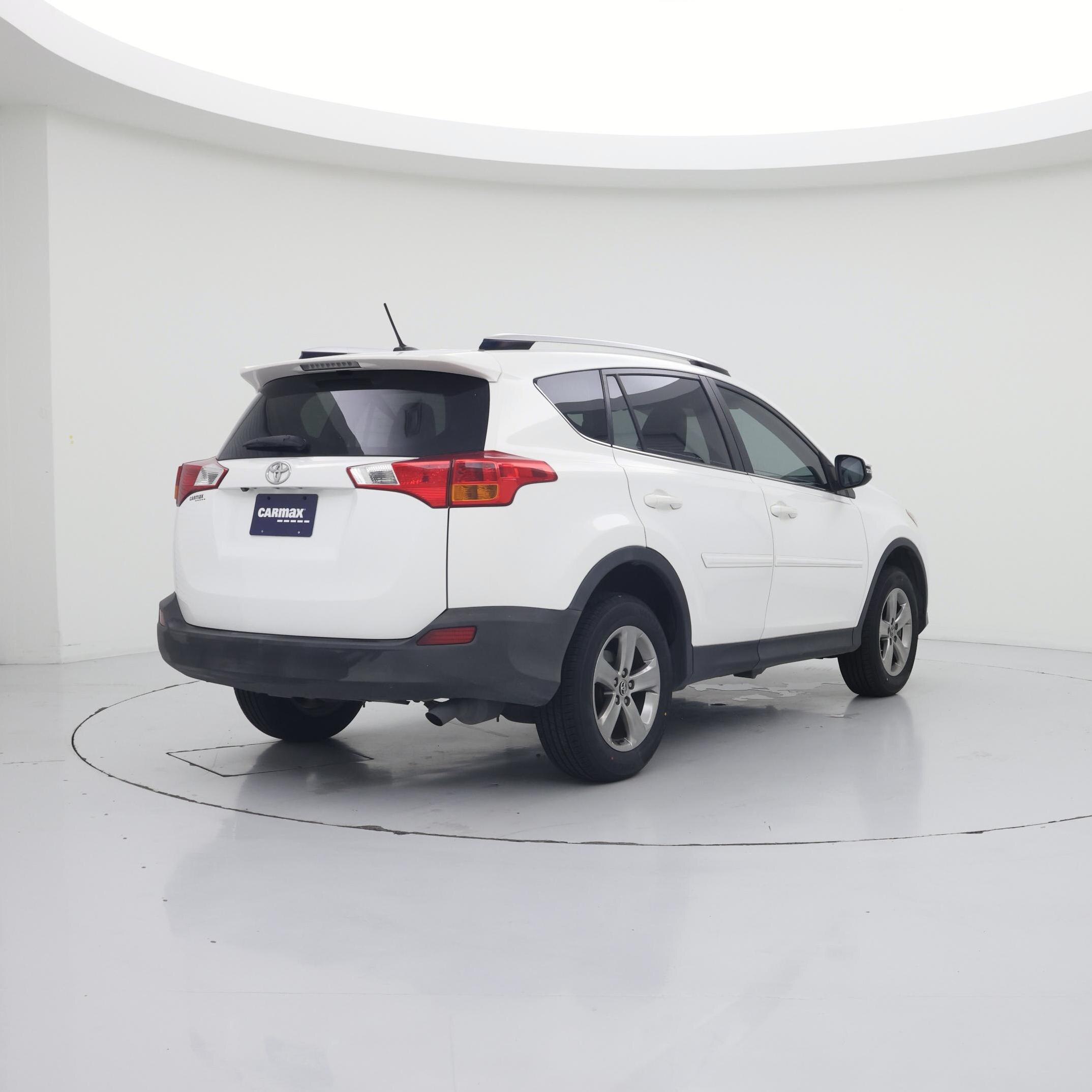 Thumbnail: 2015 Toyota RAV4 - 8