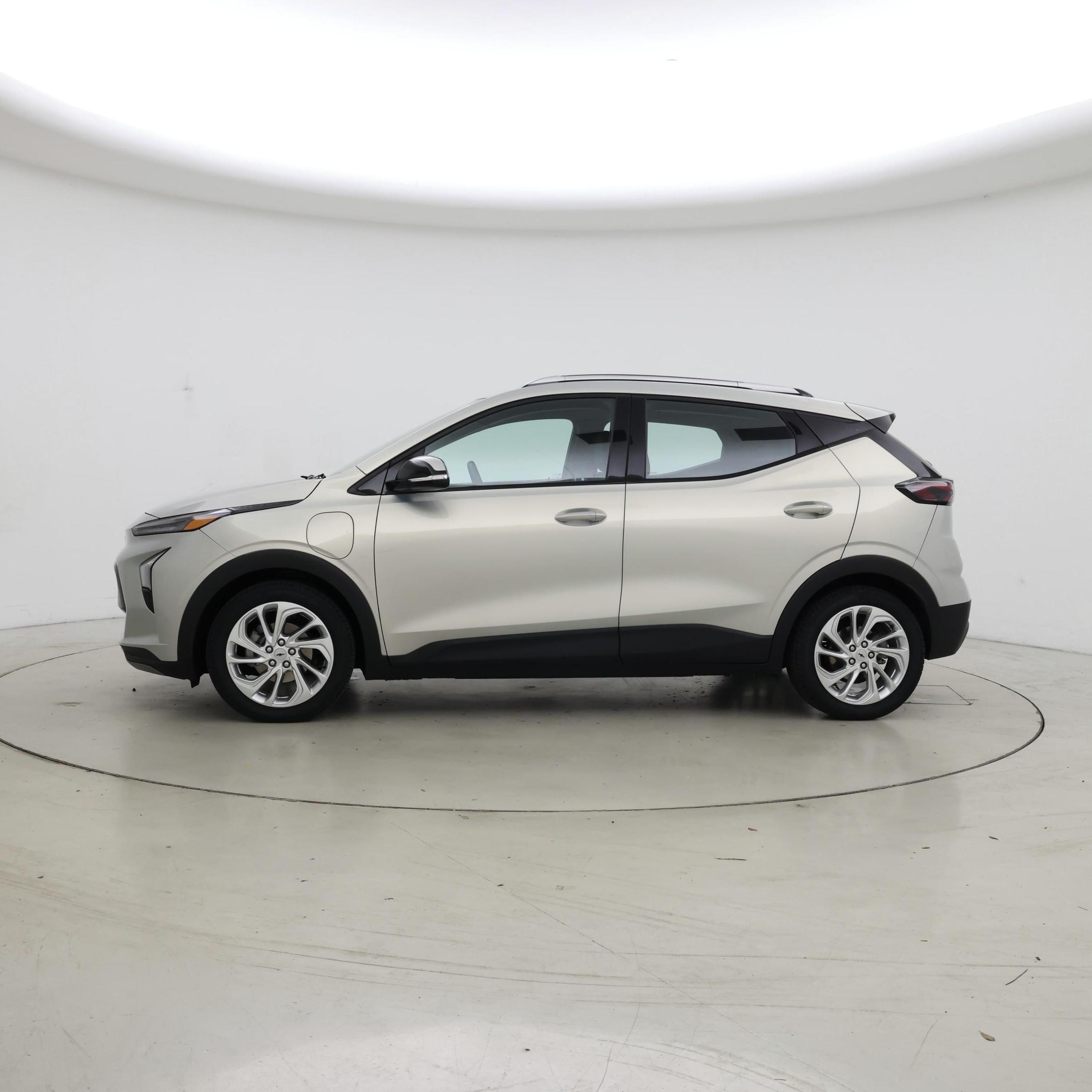 Thumbnail: 2023 Chevrolet Bolt EUV - 3