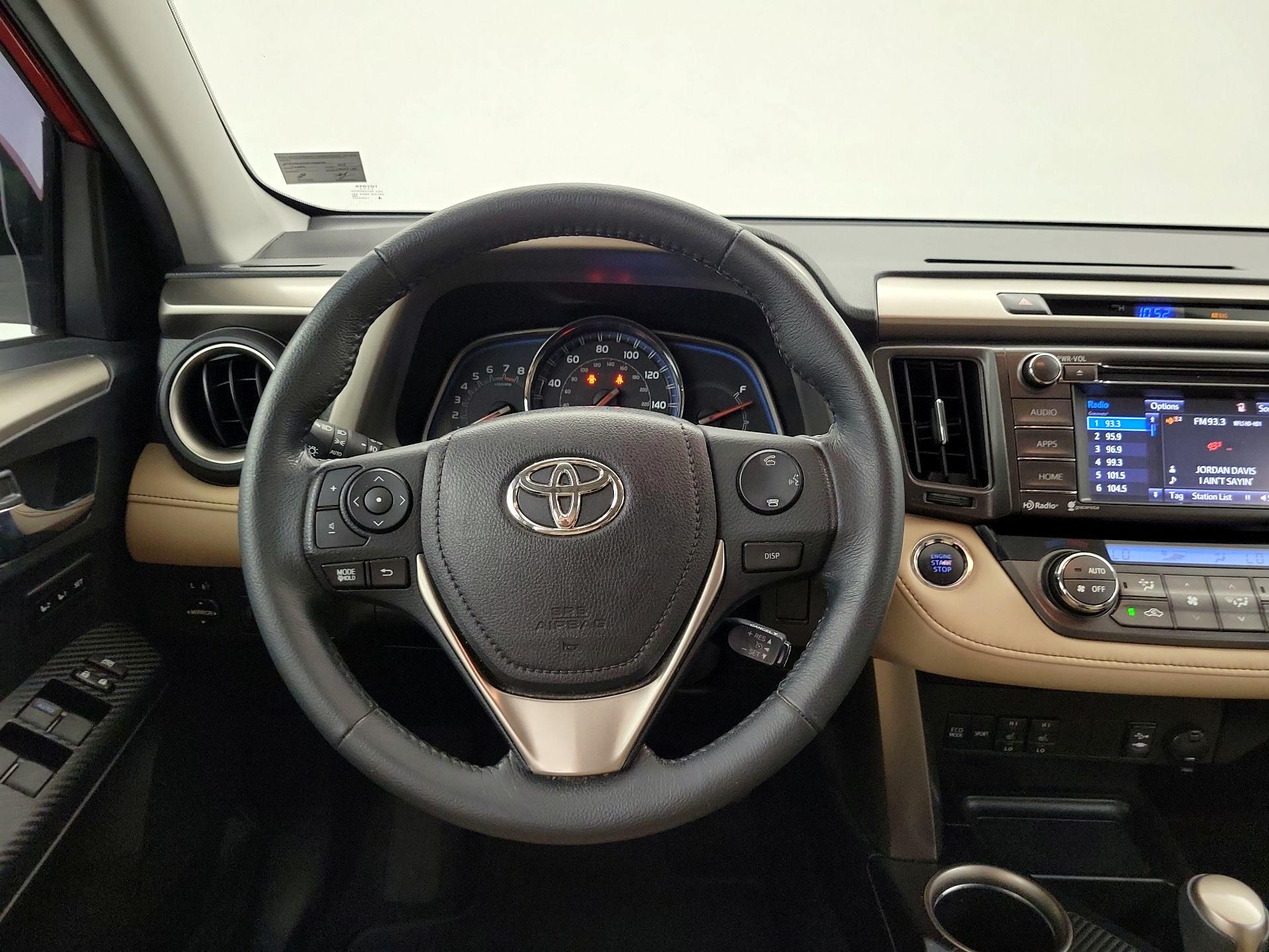 Thumbnail: 2015 Toyota RAV4 - 10