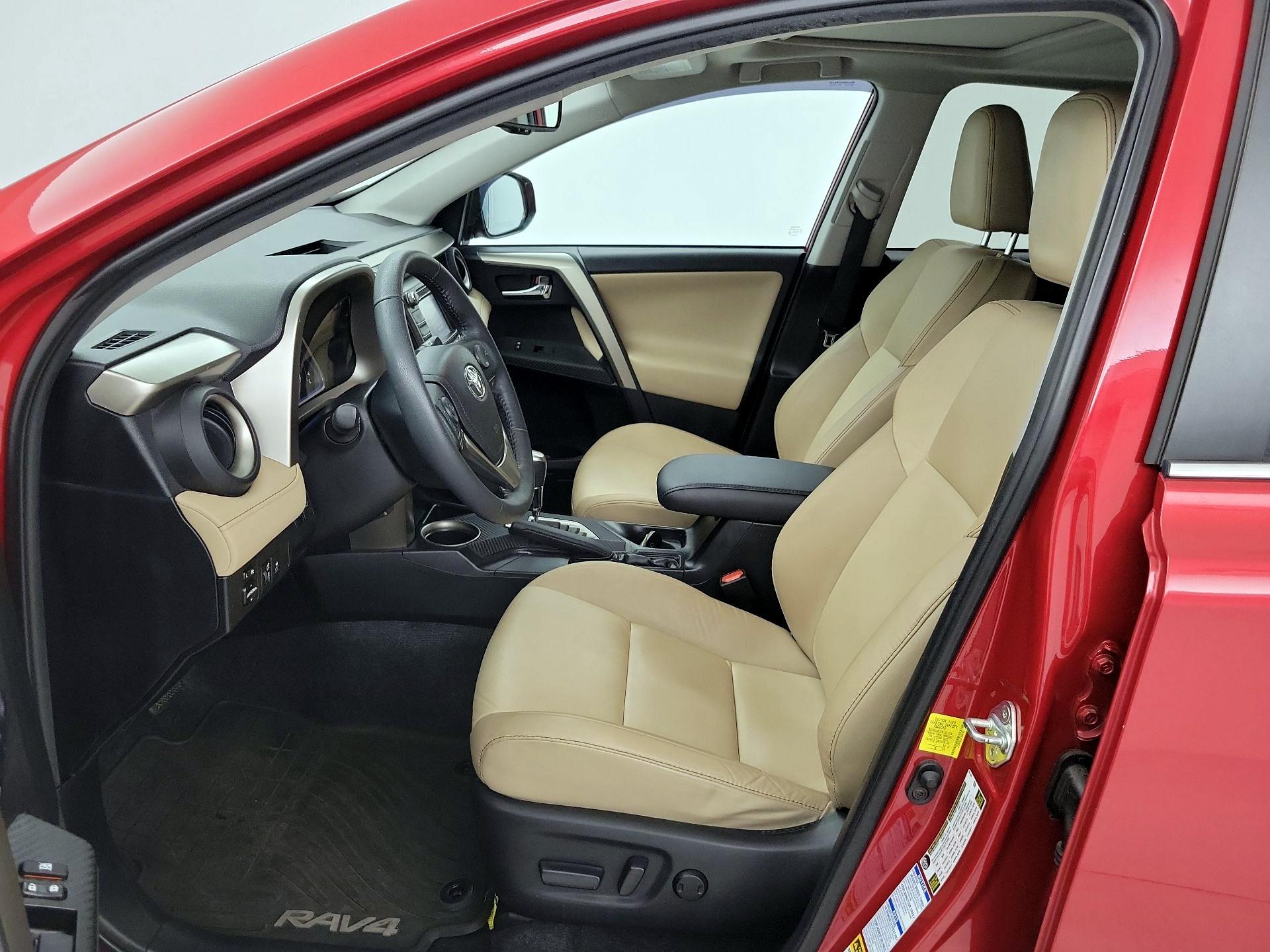 Thumbnail: 2015 Toyota RAV4 - 11