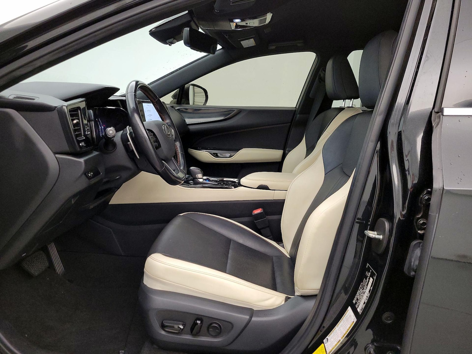 2023 Lexus NX 250 - Photo 12
