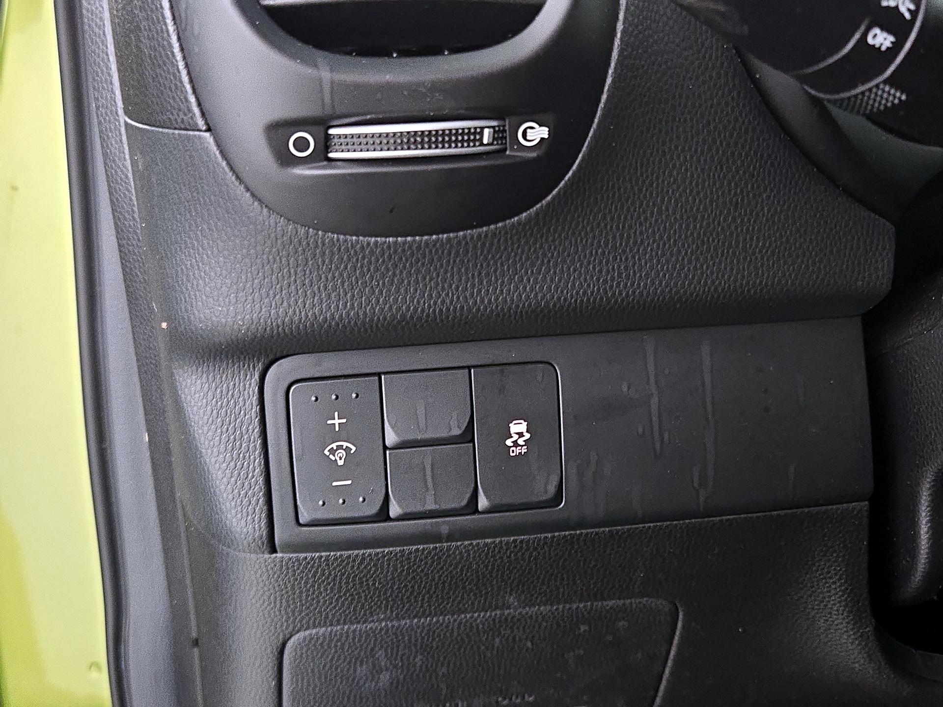 Thumbnail: 2016 Kia Soul - 13