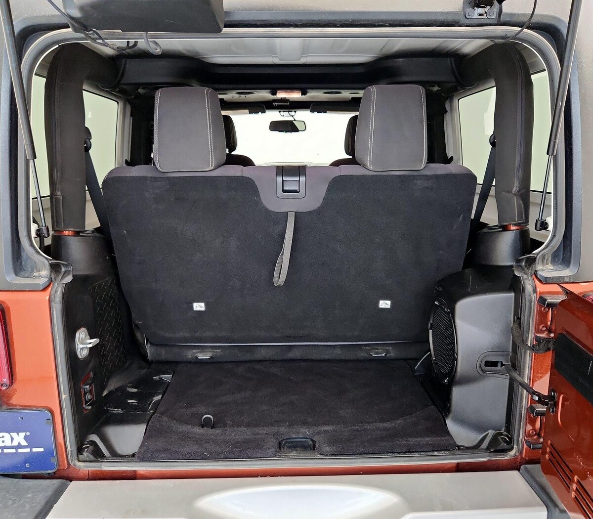 Trunk/Cargo (Seats Up)