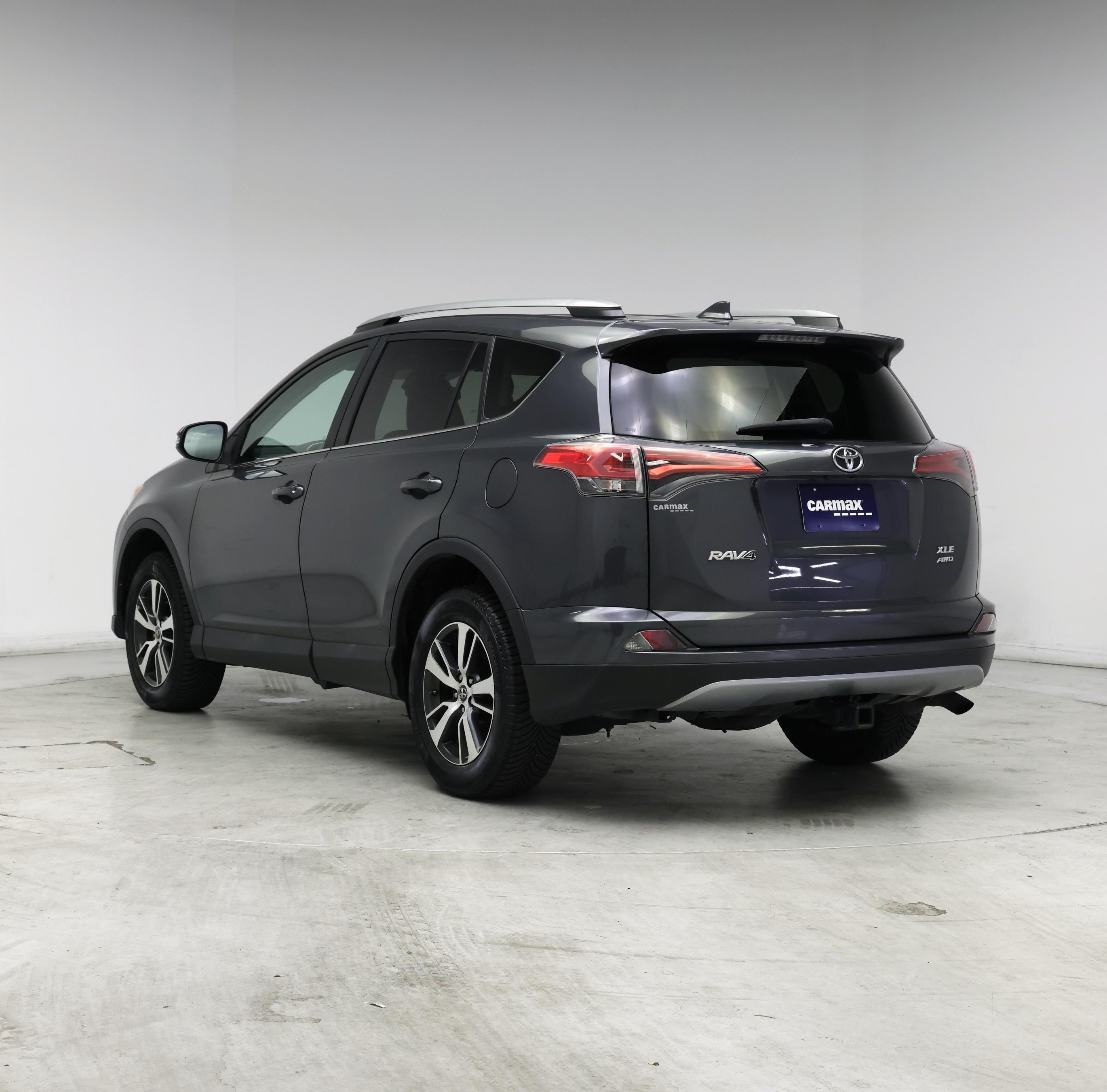 Thumbnail: 2018 Toyota RAV4 - 2